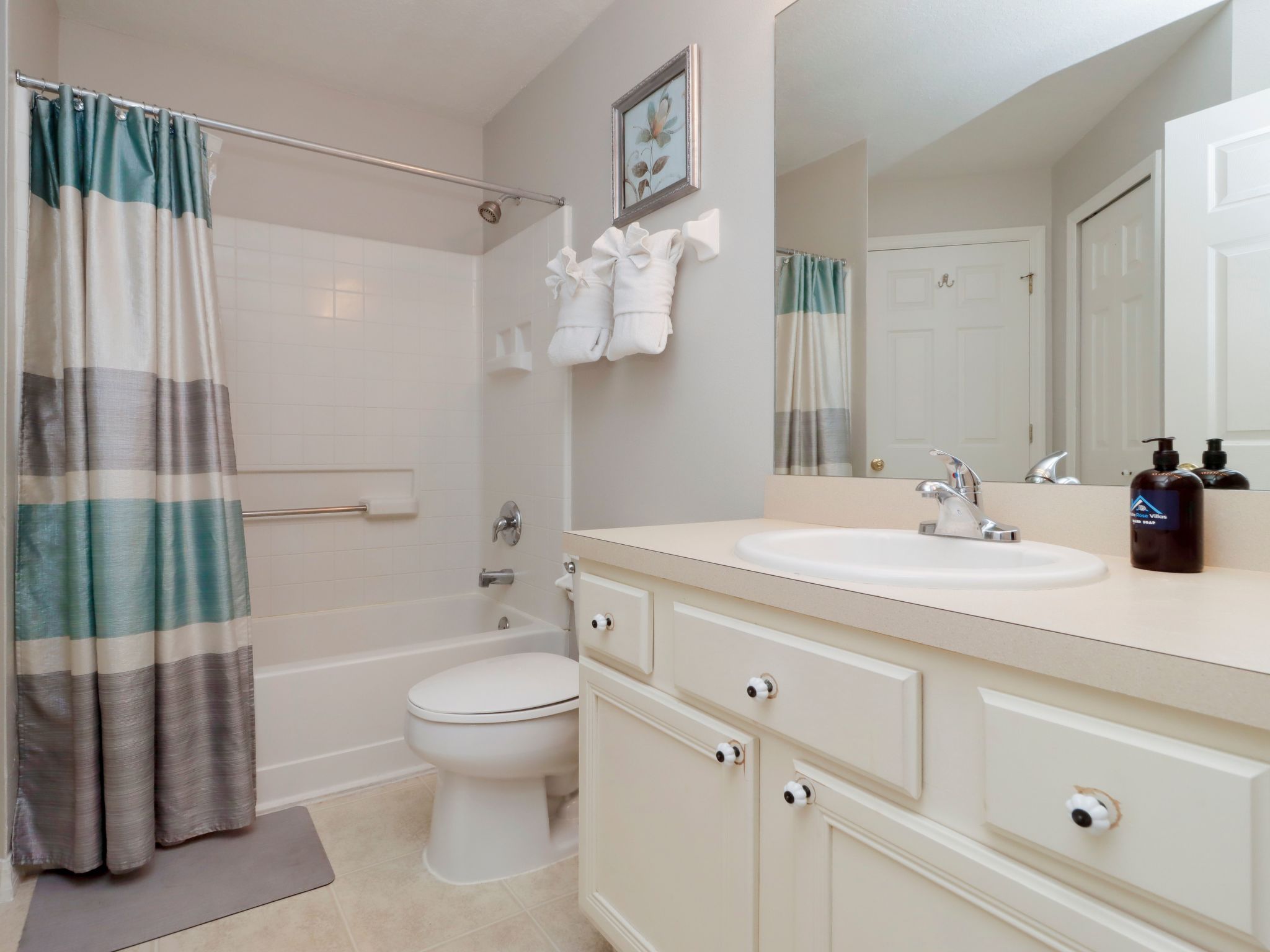 Photo of 4-Schlafzimmer-Ferienhaus mit Whirlpool