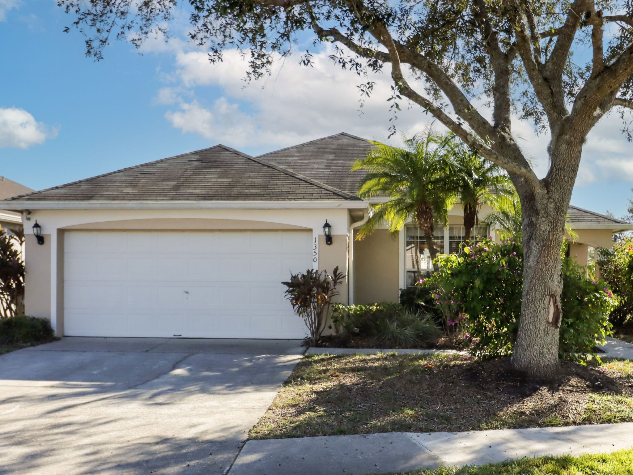 Photo of 4-Schlafzimmer-Ferienhaus mit Whirlpool