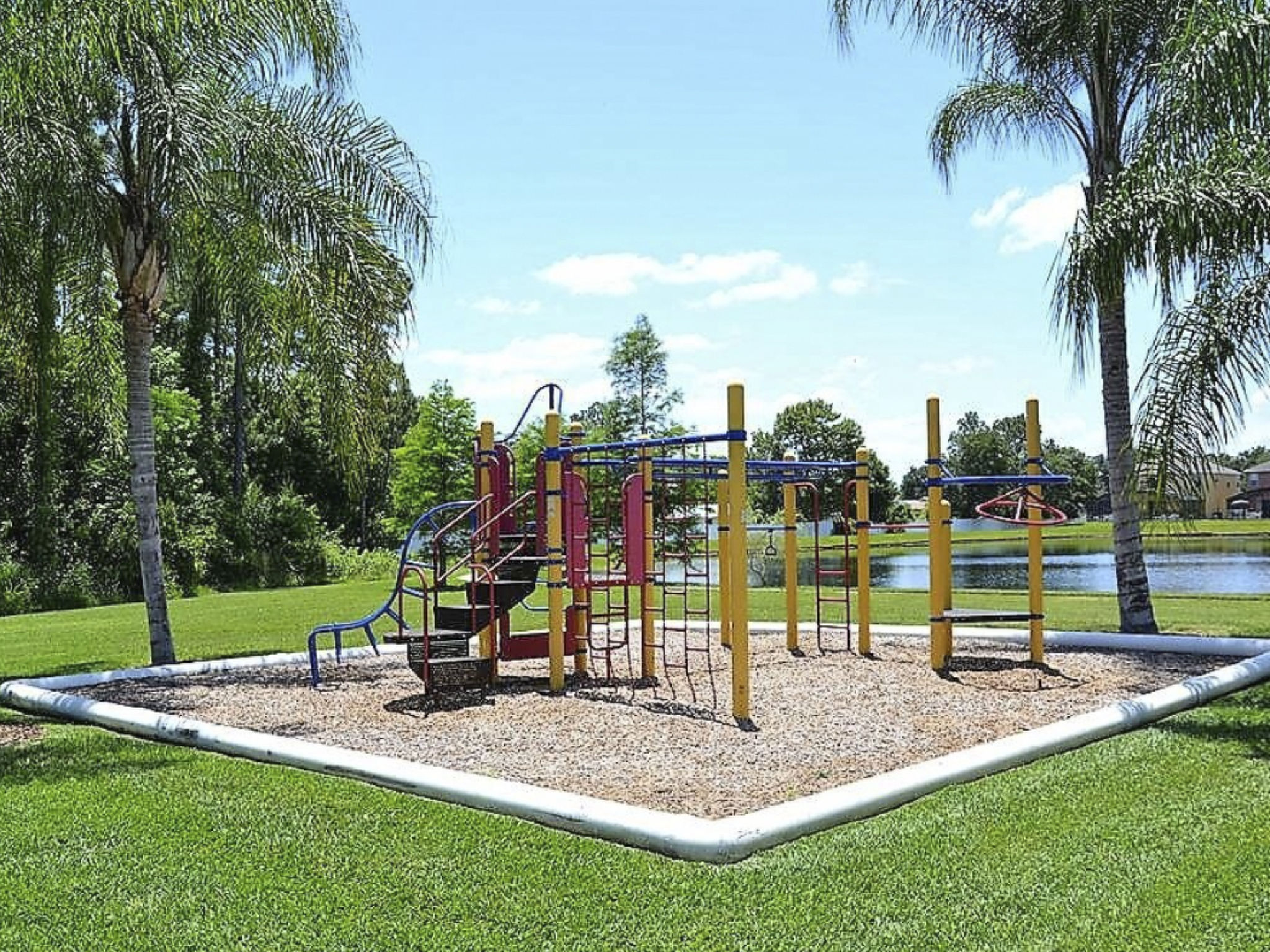 Photo of 4-Schlafzimmer-Ferienhaus mit Whirlpool