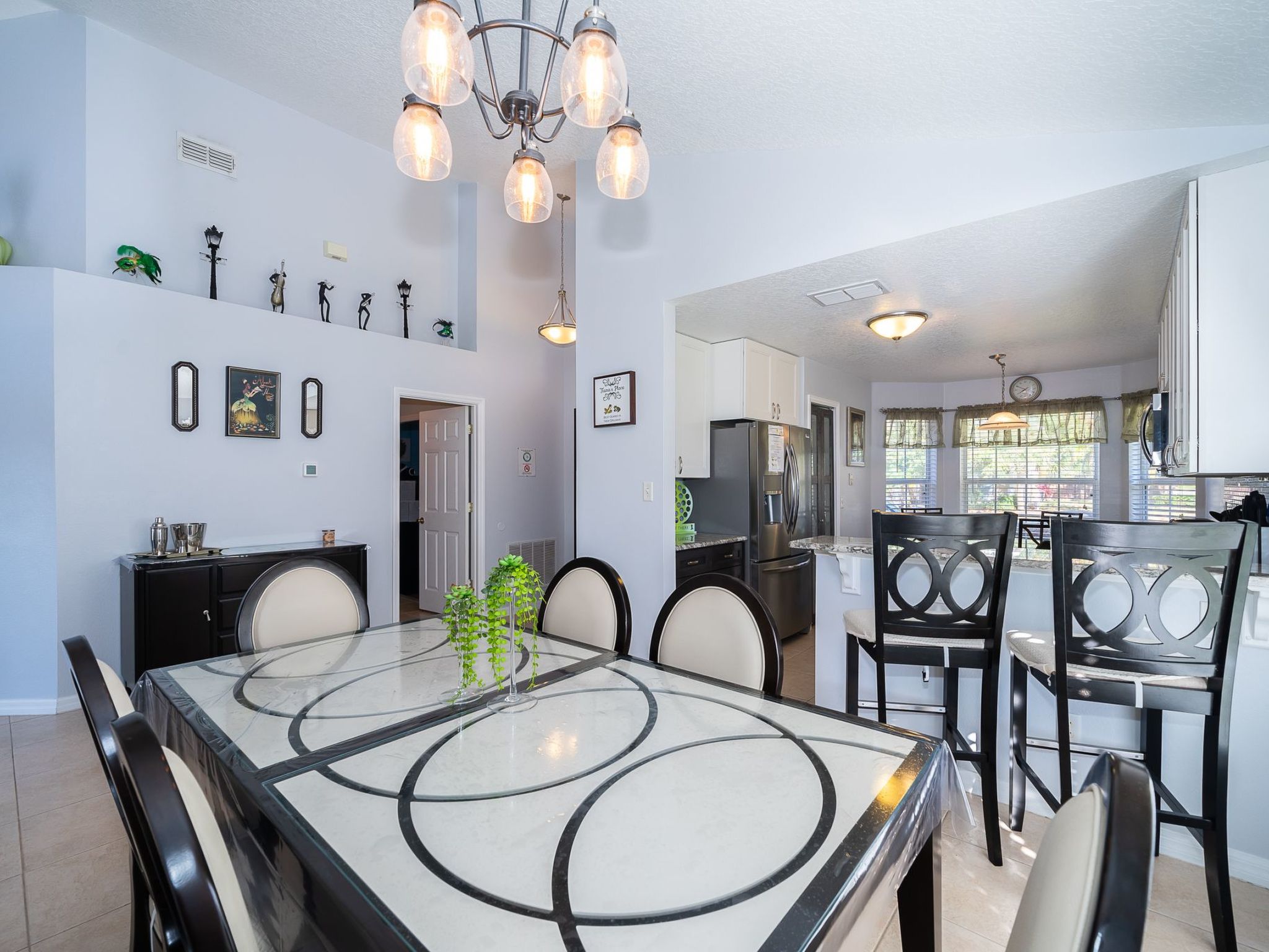 Photo of Moderne Villa mit Seeblick nur wenige Minuten von Disney entfernt