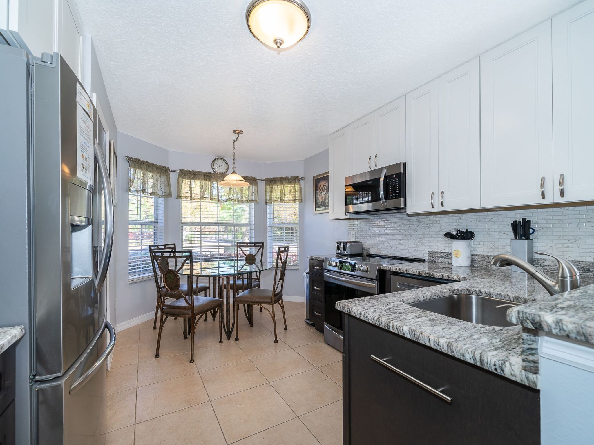 Photo of Moderne Villa mit Seeblick nur wenige Minuten von Disney entfernt