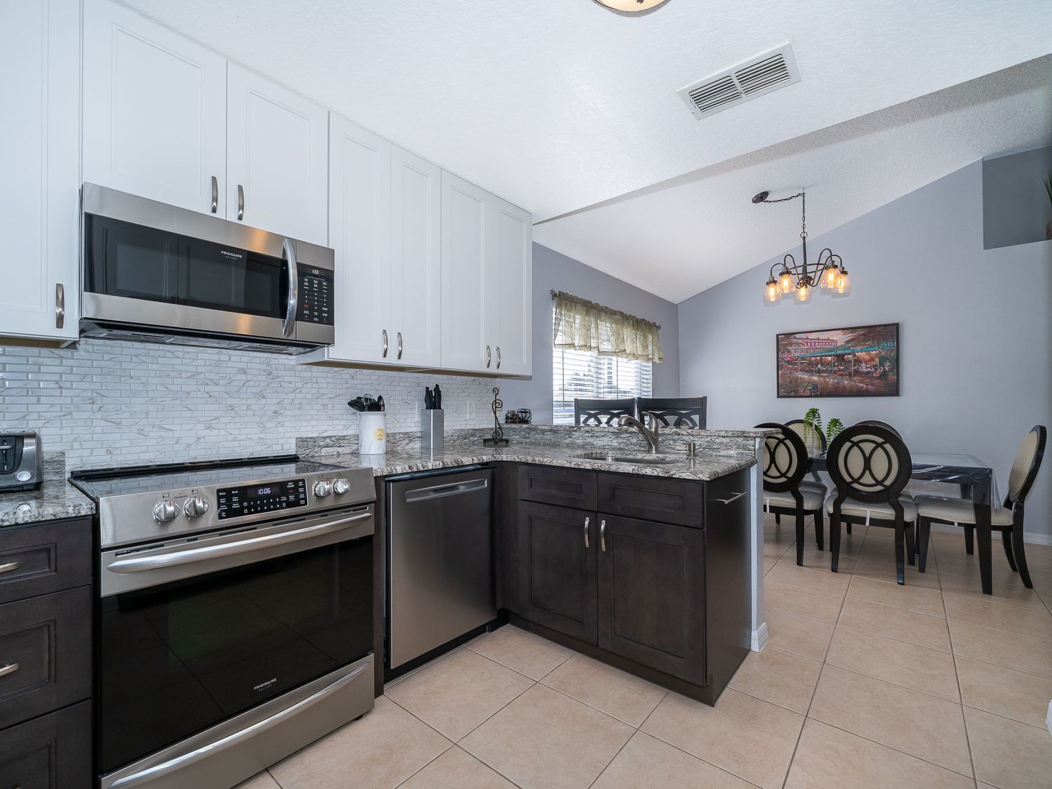 Photo of Moderne Villa mit Seeblick nur wenige Minuten von Disney entfernt