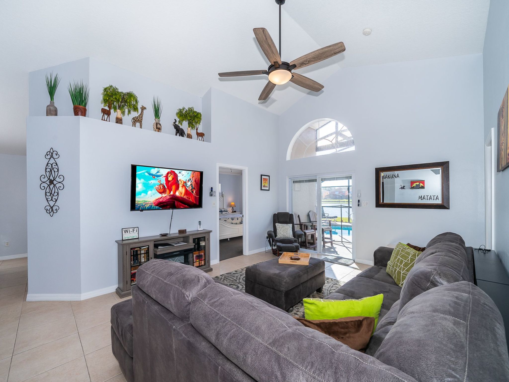 Photo of Moderne Villa mit Seeblick nur wenige Minuten von Disney entfernt