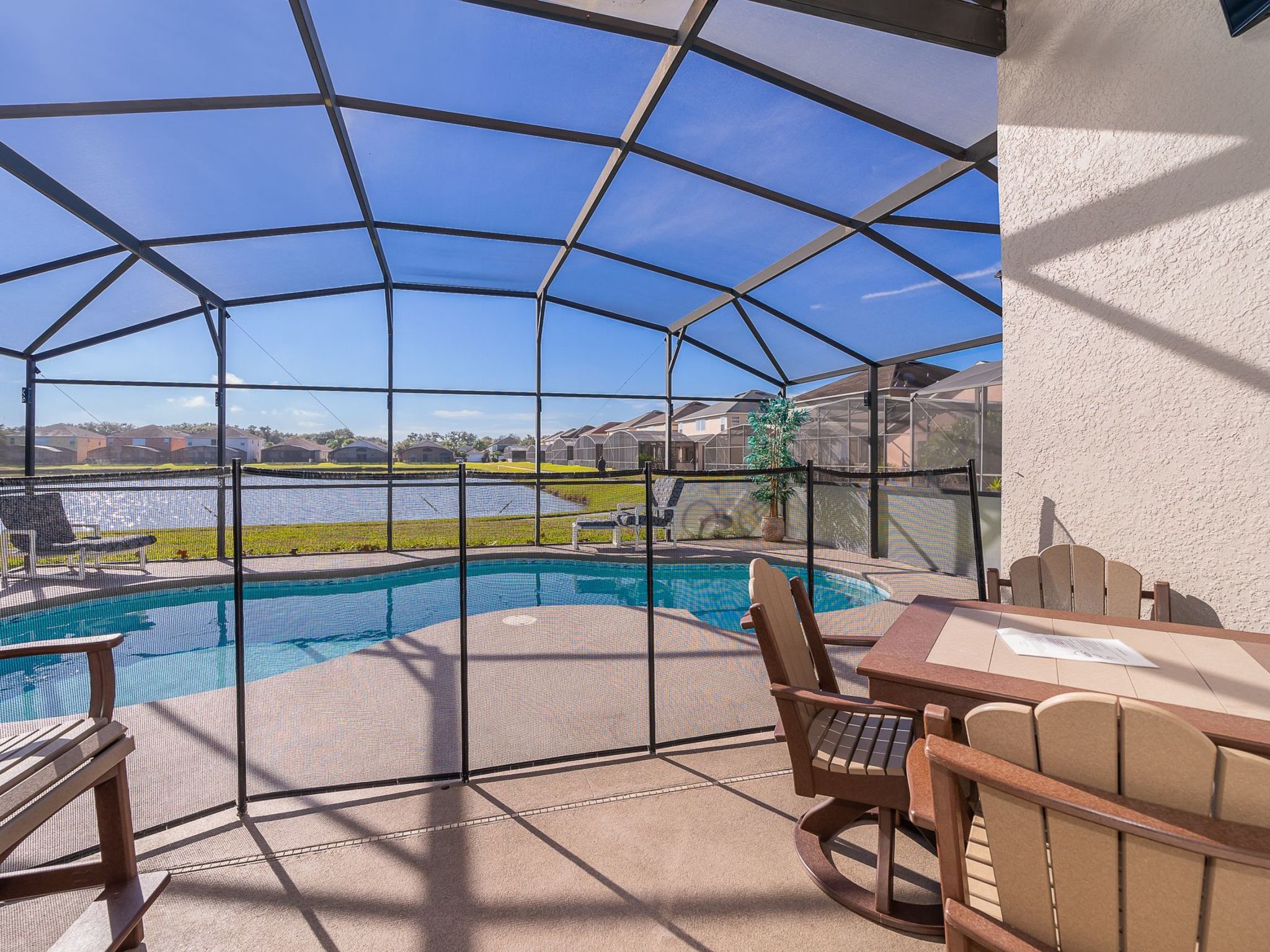 Photo of Moderne Villa mit Seeblick nur wenige Minuten von Disney entfernt