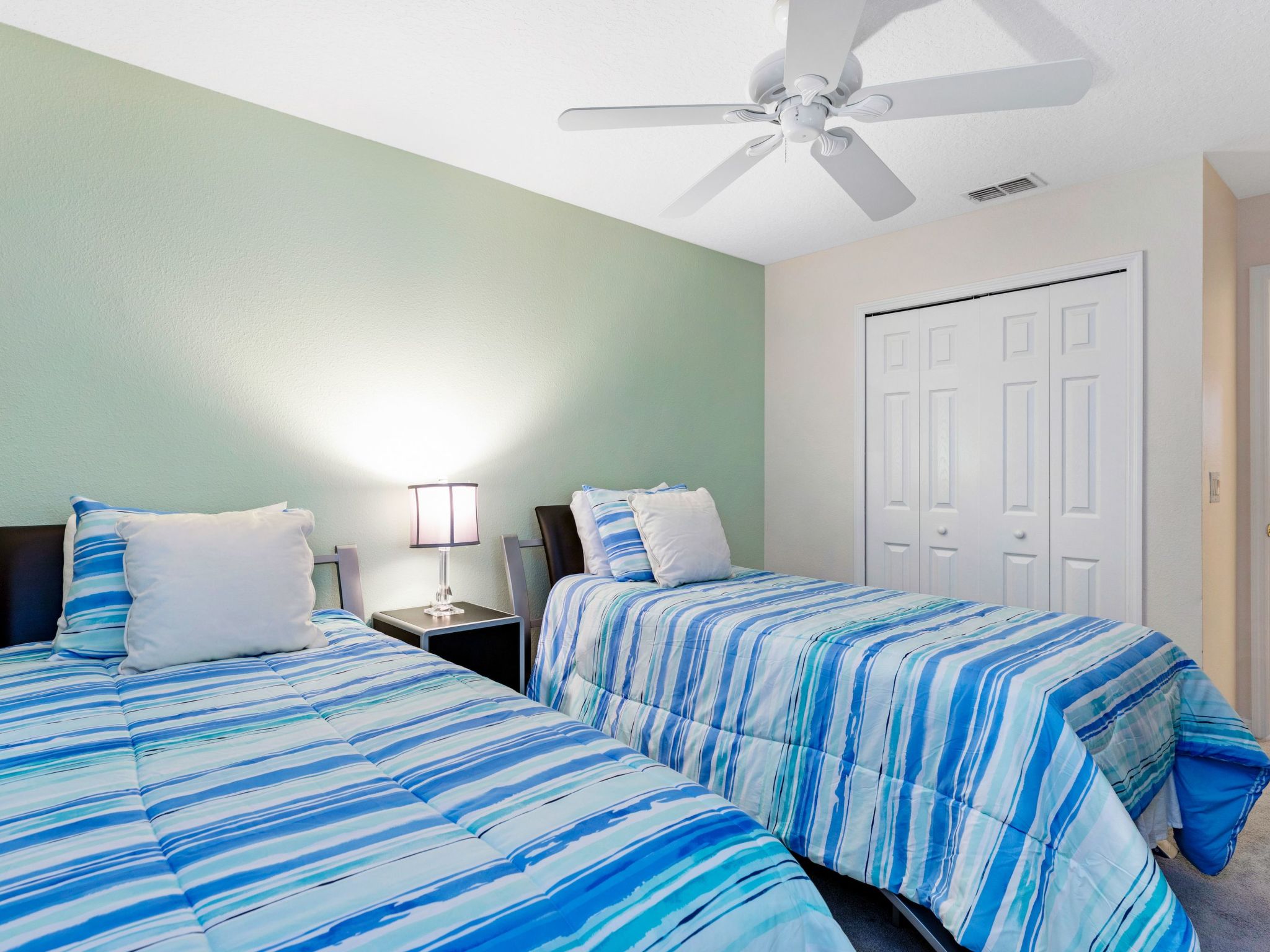 Photo of "Florida Breeze" mit Whirlpool