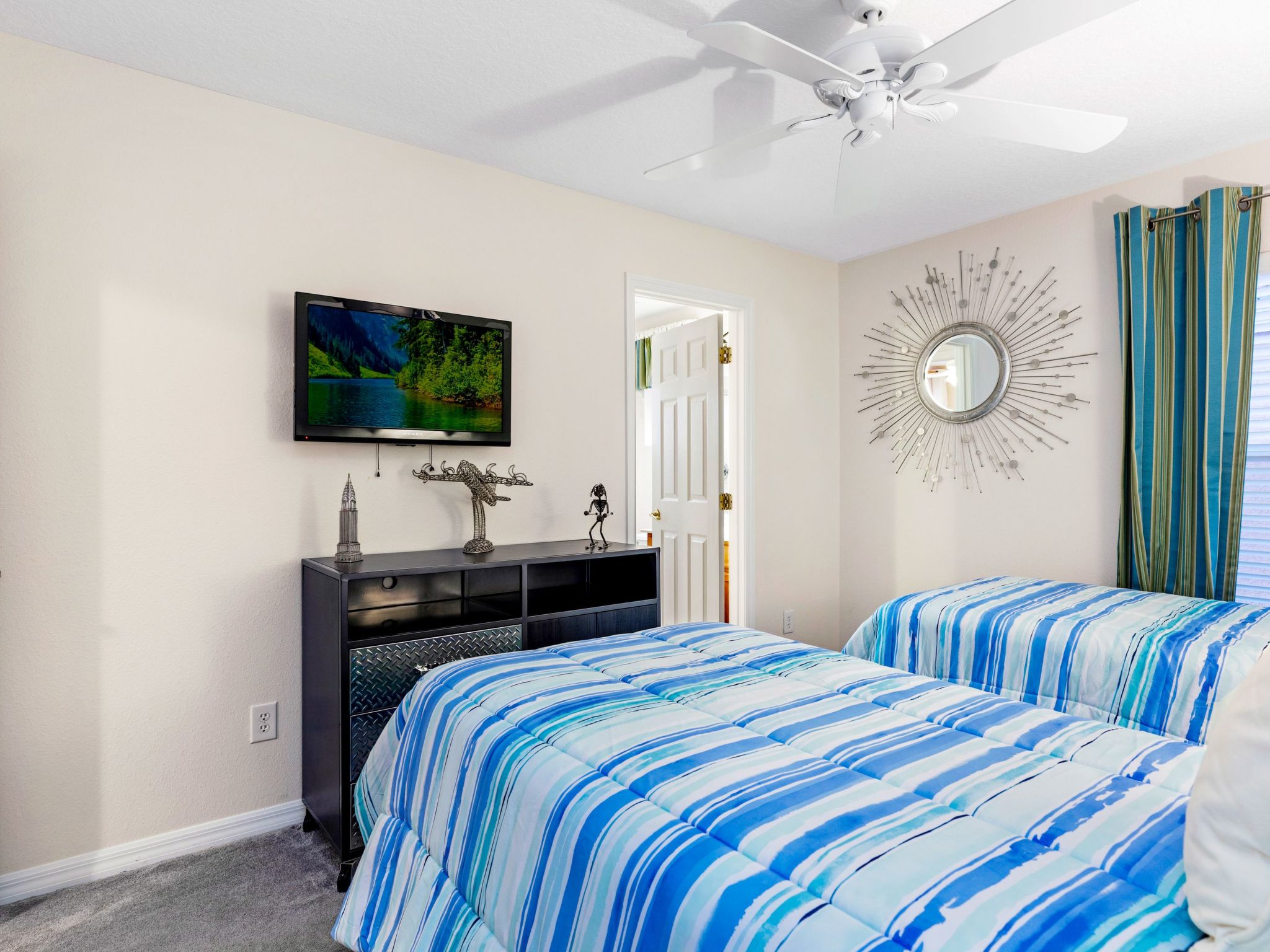 Photo of "Florida Breeze" mit Whirlpool