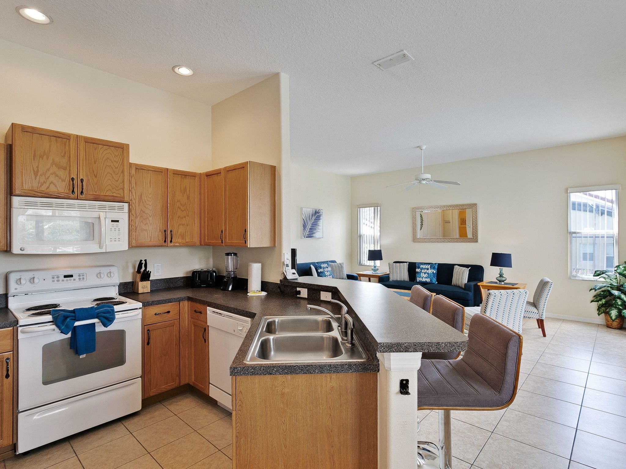 Photo of Geräumige Familienvilla mit privatem Pool und Spa in Südwestlage