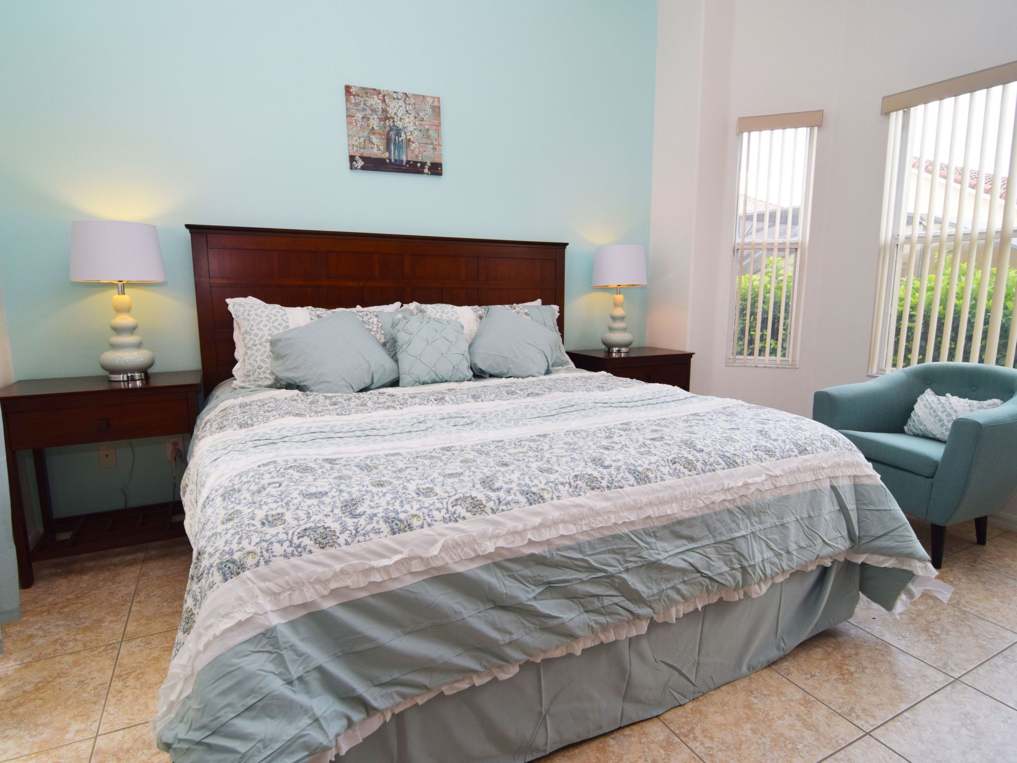 Photo of Geräumige Familienvilla mit privatem Pool und Spa in Südwestlage