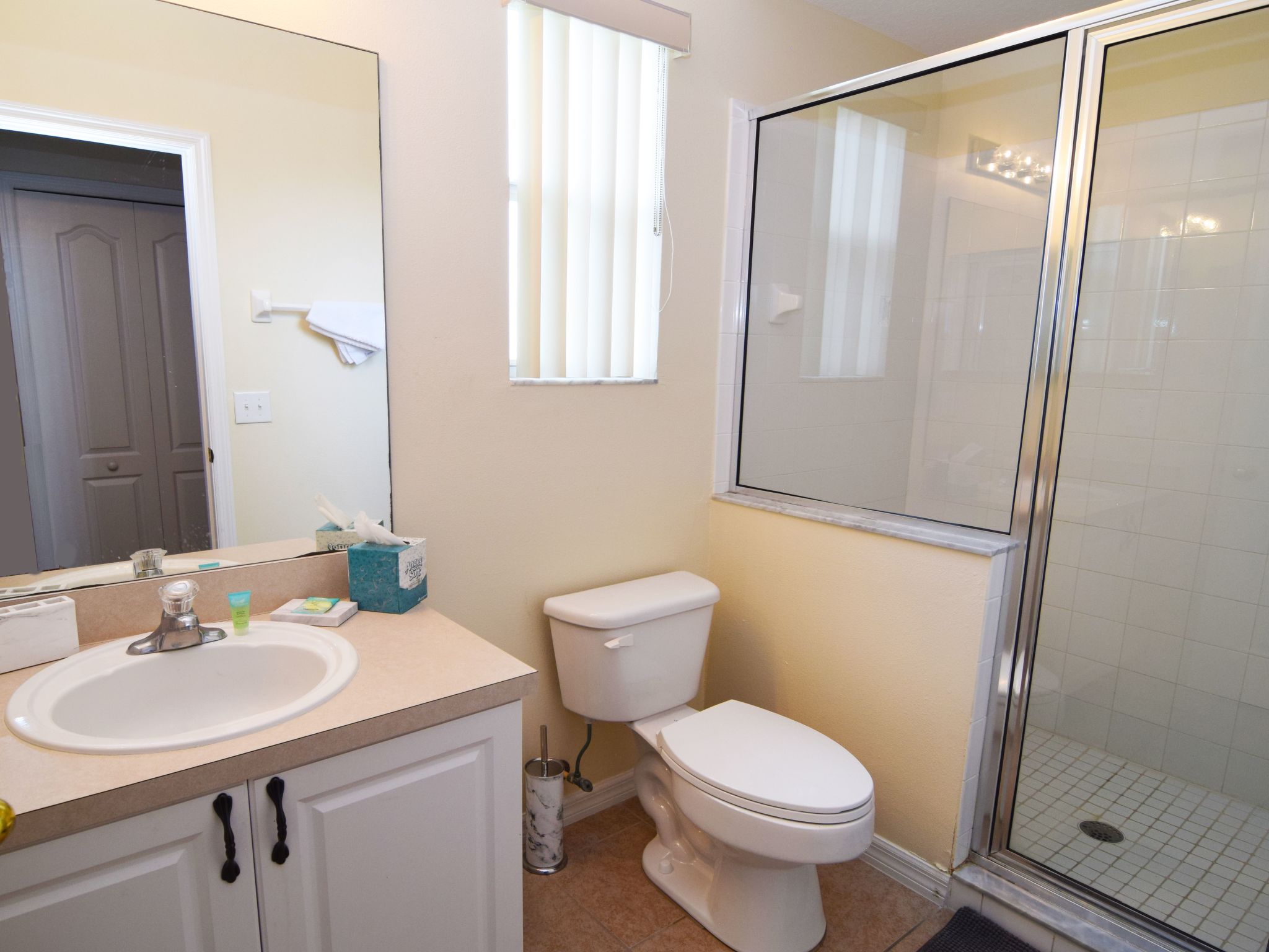 Photo of Geräumige Familienvilla mit privatem Pool und Spa in Südwestlage