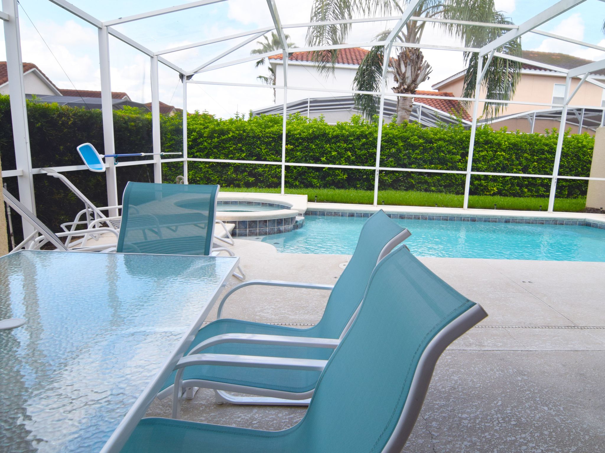 Photo of Geräumige Familienvilla mit privatem Pool und Spa in Südwestlage