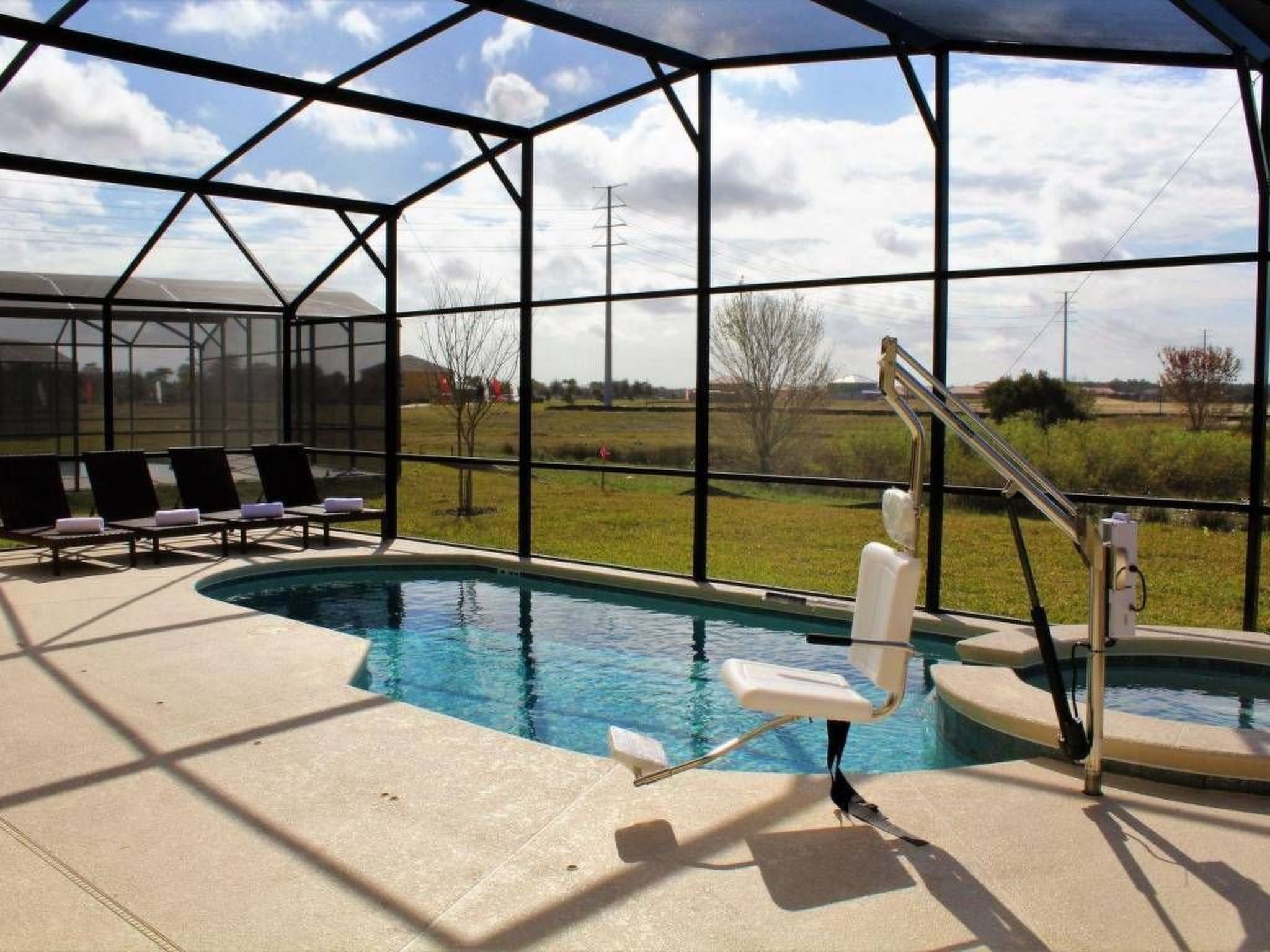 Photo of Haus in Davenport mit privatem Parkplatz und schöner Aussicht