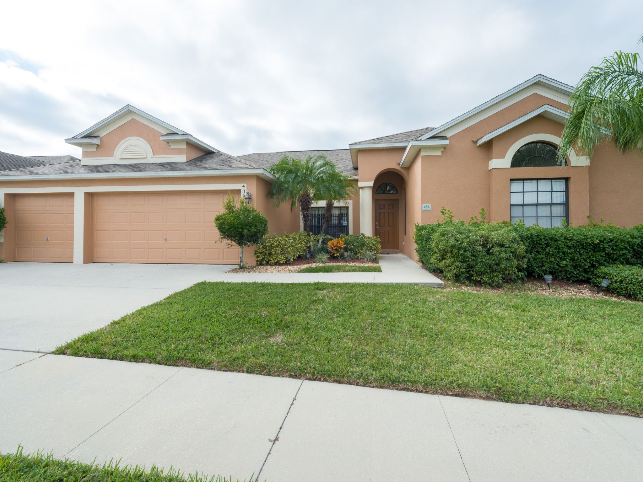 Photo of in Davenport mit großem Pool