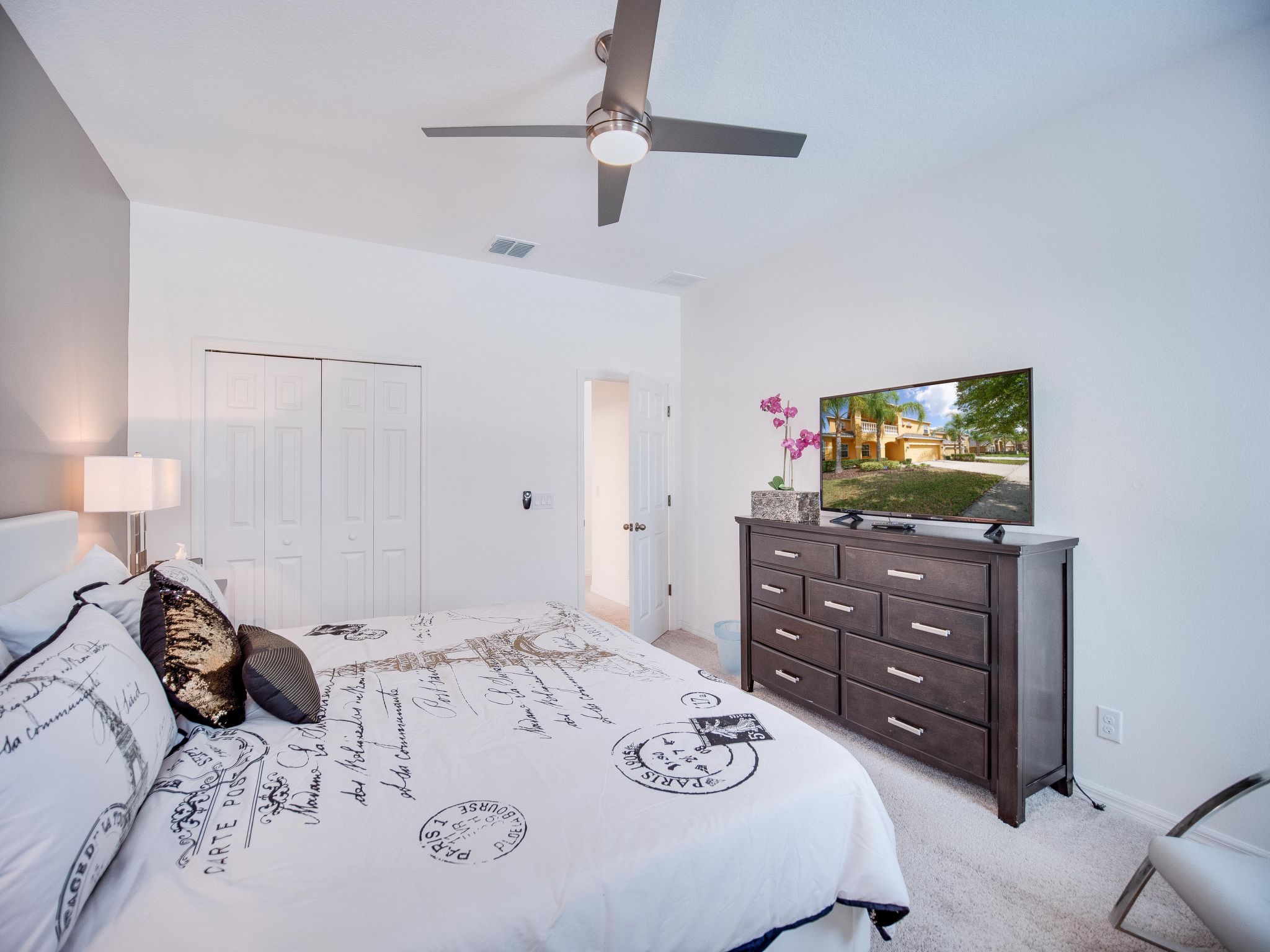 Photo of Haus in Davenport mit kostenlosem Parkplatz und Blick auf das Naturschutzgebiet