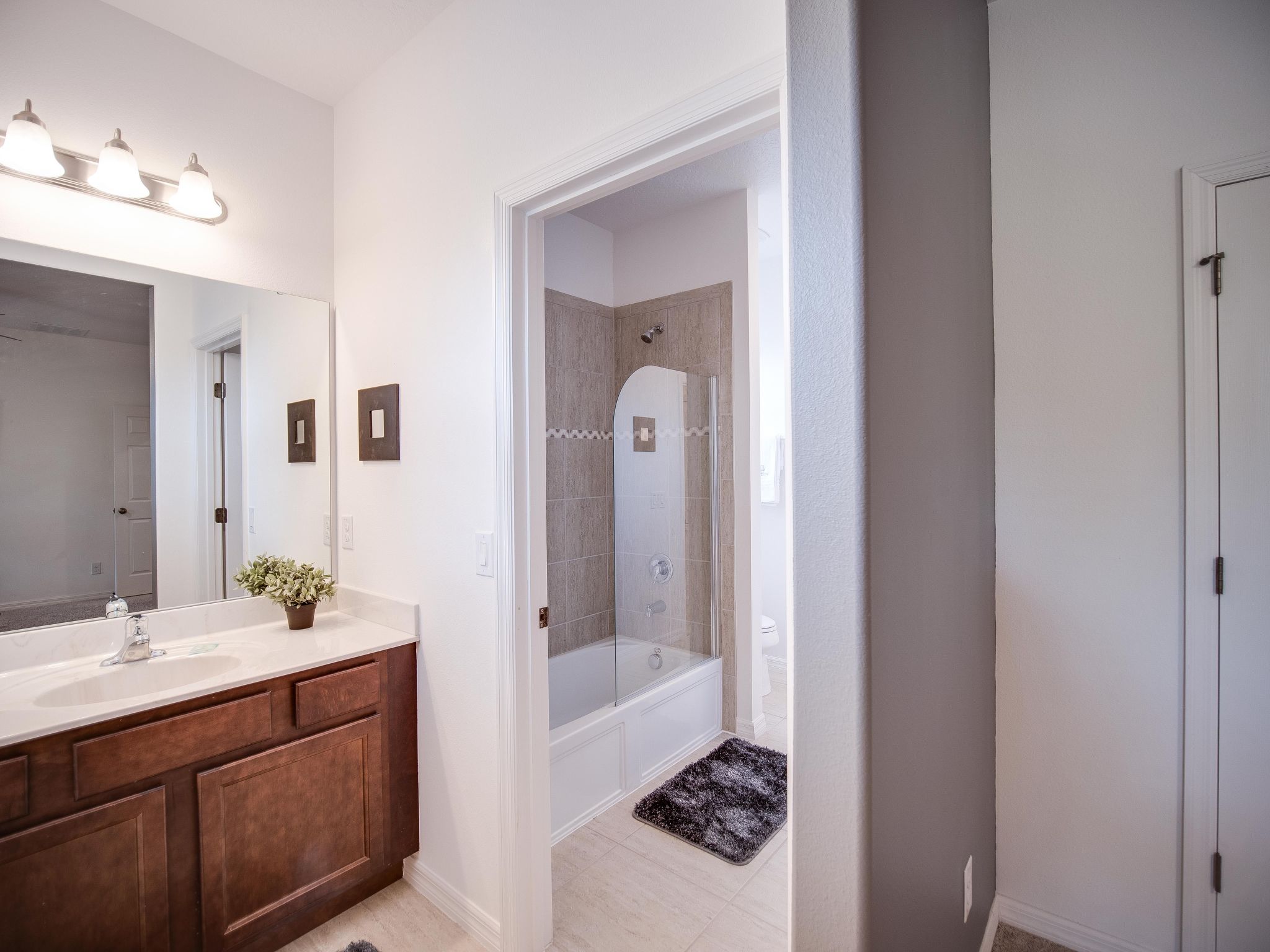 Photo of Haus in Davenport mit kostenlosem Parkplatz und Blick auf das Naturschutzgebiet