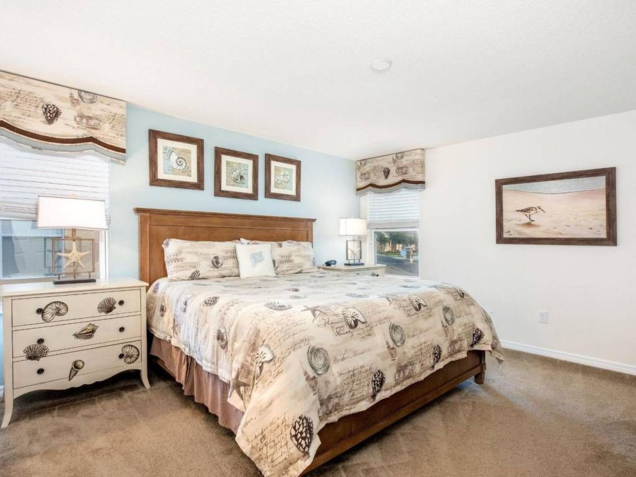 Photo of Haus in Davenport mit großem Pool und Blick auf das Naturschutzgebiet