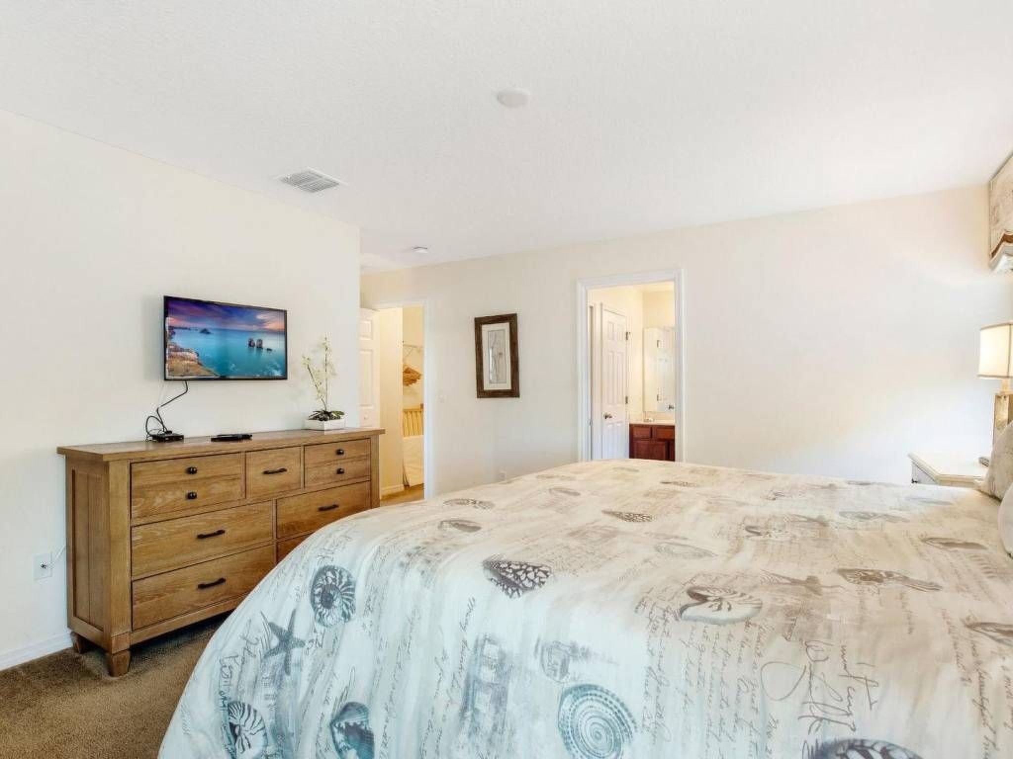 Photo of Haus in Davenport mit großem Pool und Blick auf das Naturschutzgebiet