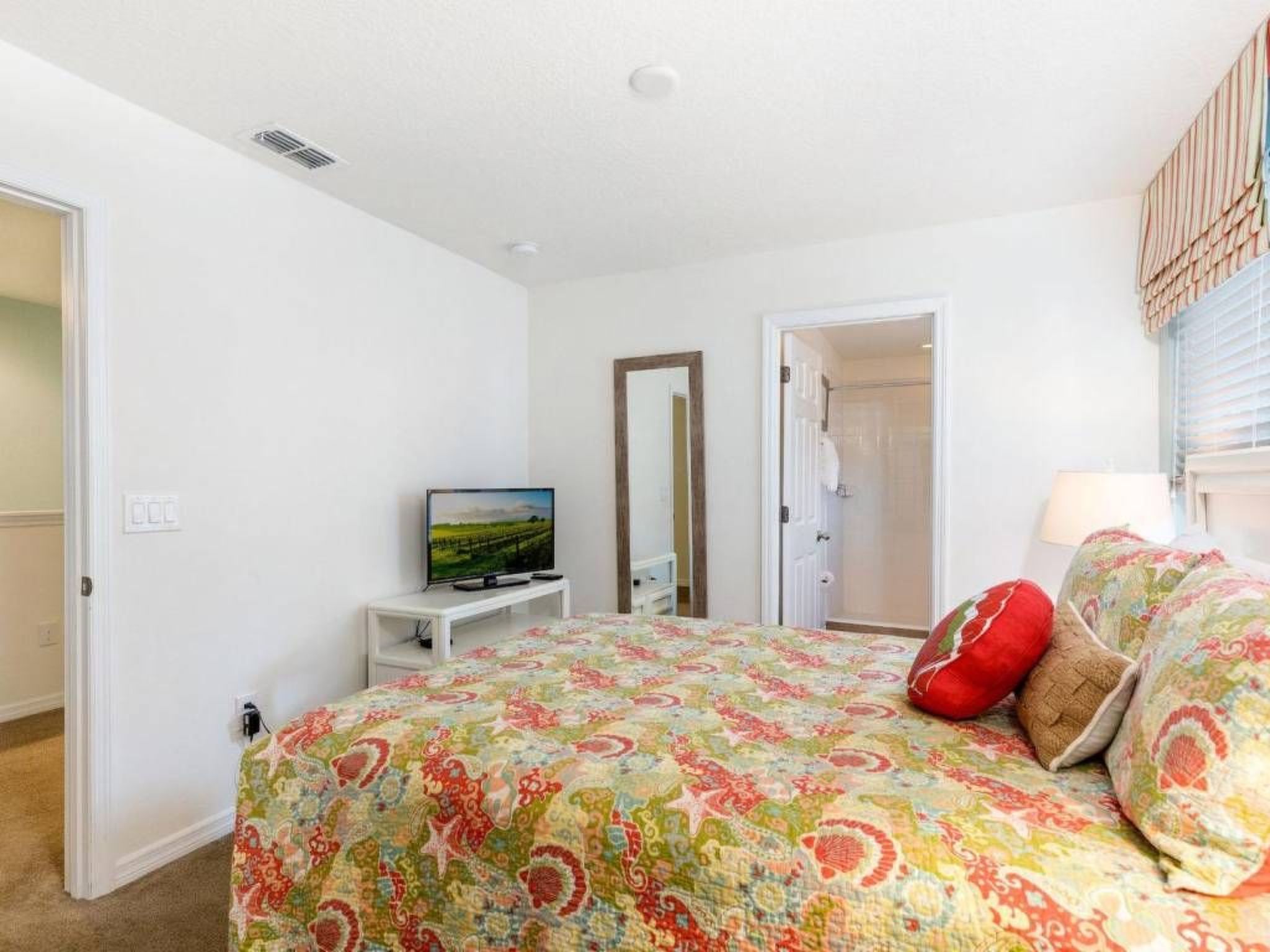 Photo of Haus in Davenport mit großem Pool und Blick auf das Naturschutzgebiet