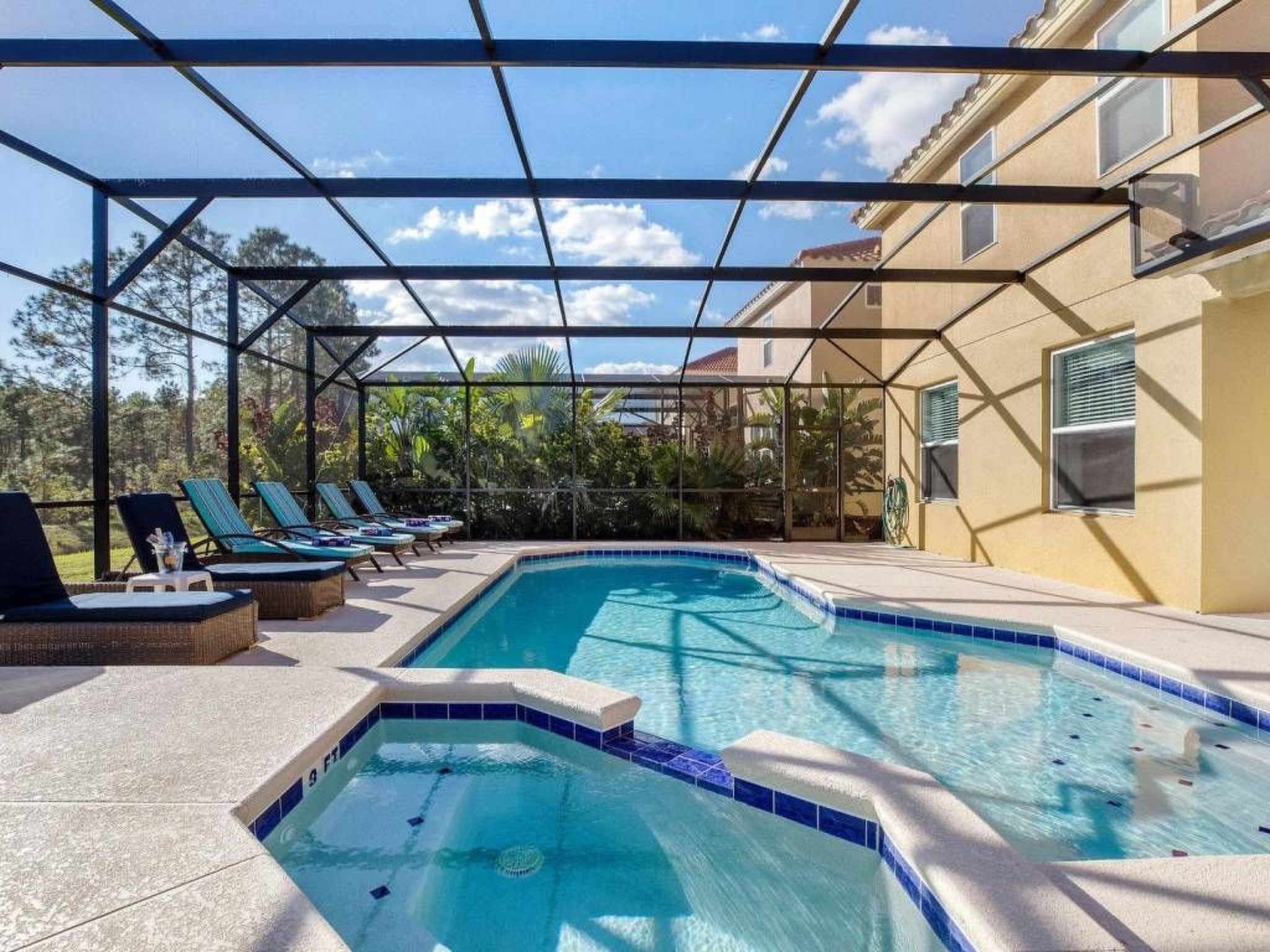 Photo of Haus in Davenport mit großem Pool und Blick auf das Naturschutzgebiet