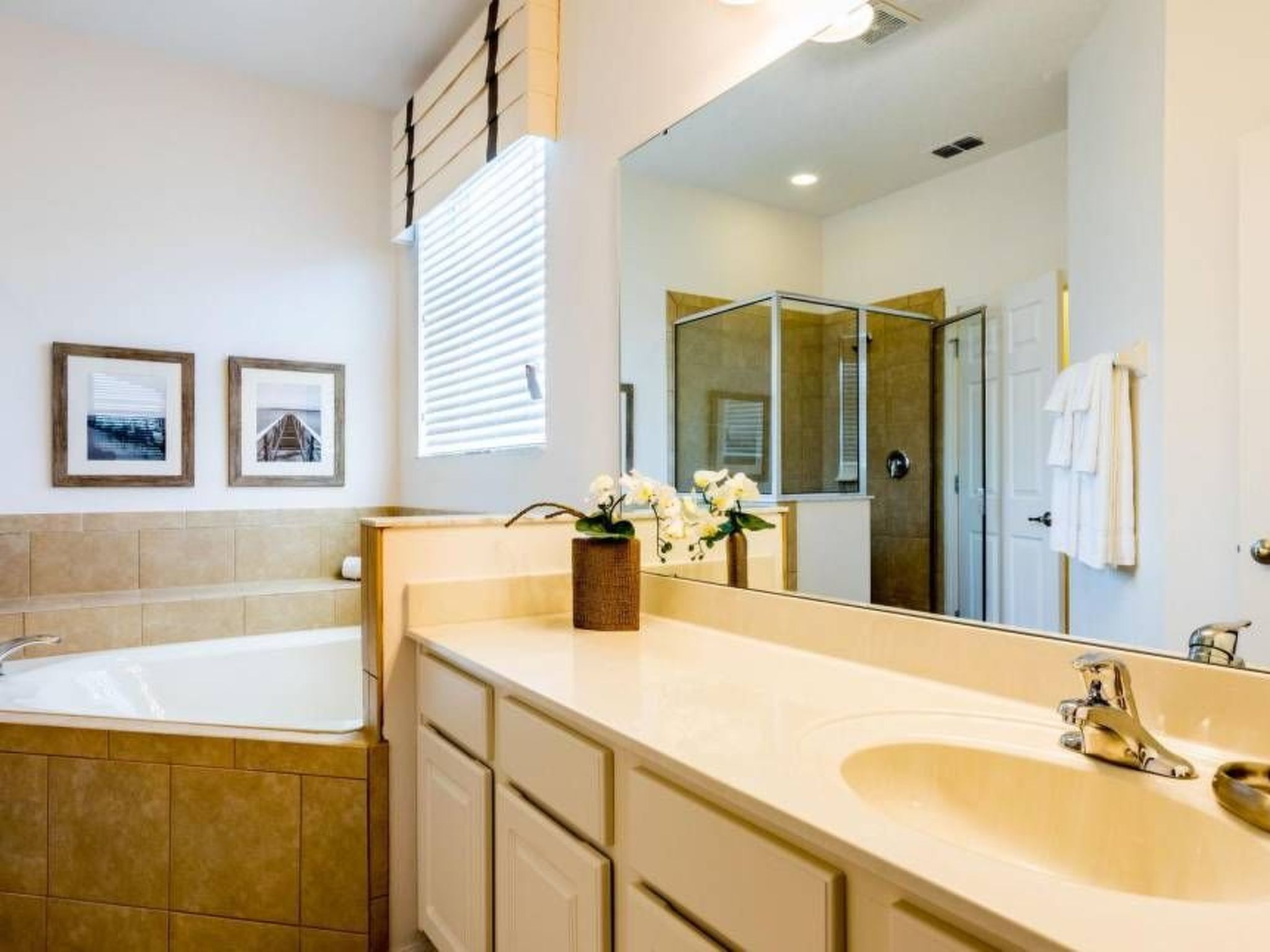 Photo of in Davenport mit Pool in Südlage und herrlicher Aussicht