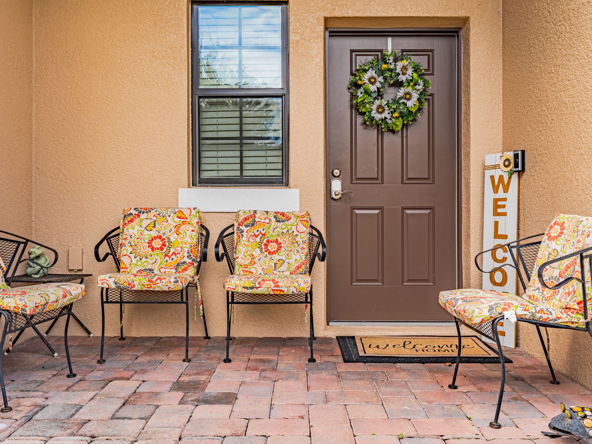 Photo of Cypress Pointe Villa mit privatem Pool bei Sonnenuntergang