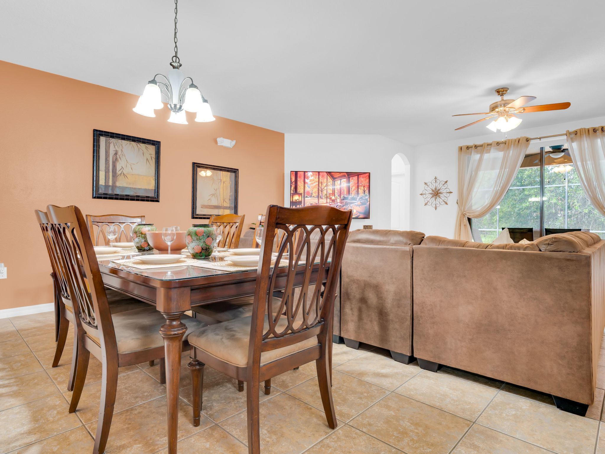 Photo of Cypress Pointe Villa mit privatem Pool bei Sonnenuntergang