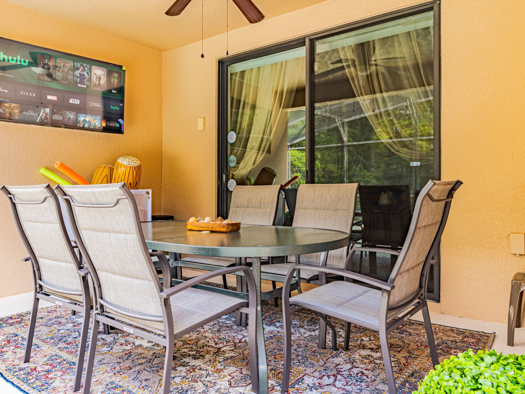 Photo of Cypress Pointe Villa mit privatem Pool bei Sonnenuntergang