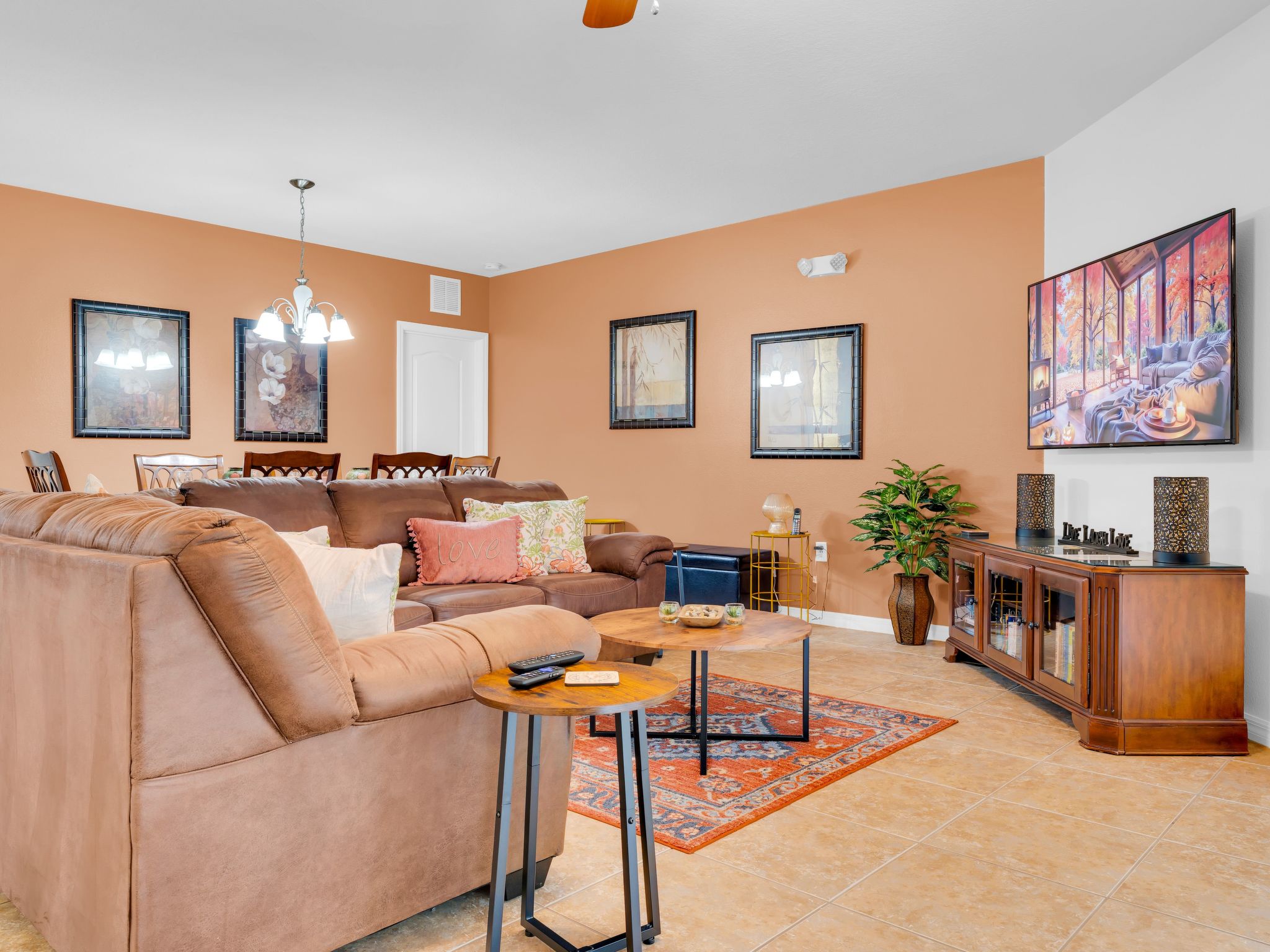 Photo of Cypress Pointe Villa mit privatem Pool bei Sonnenuntergang