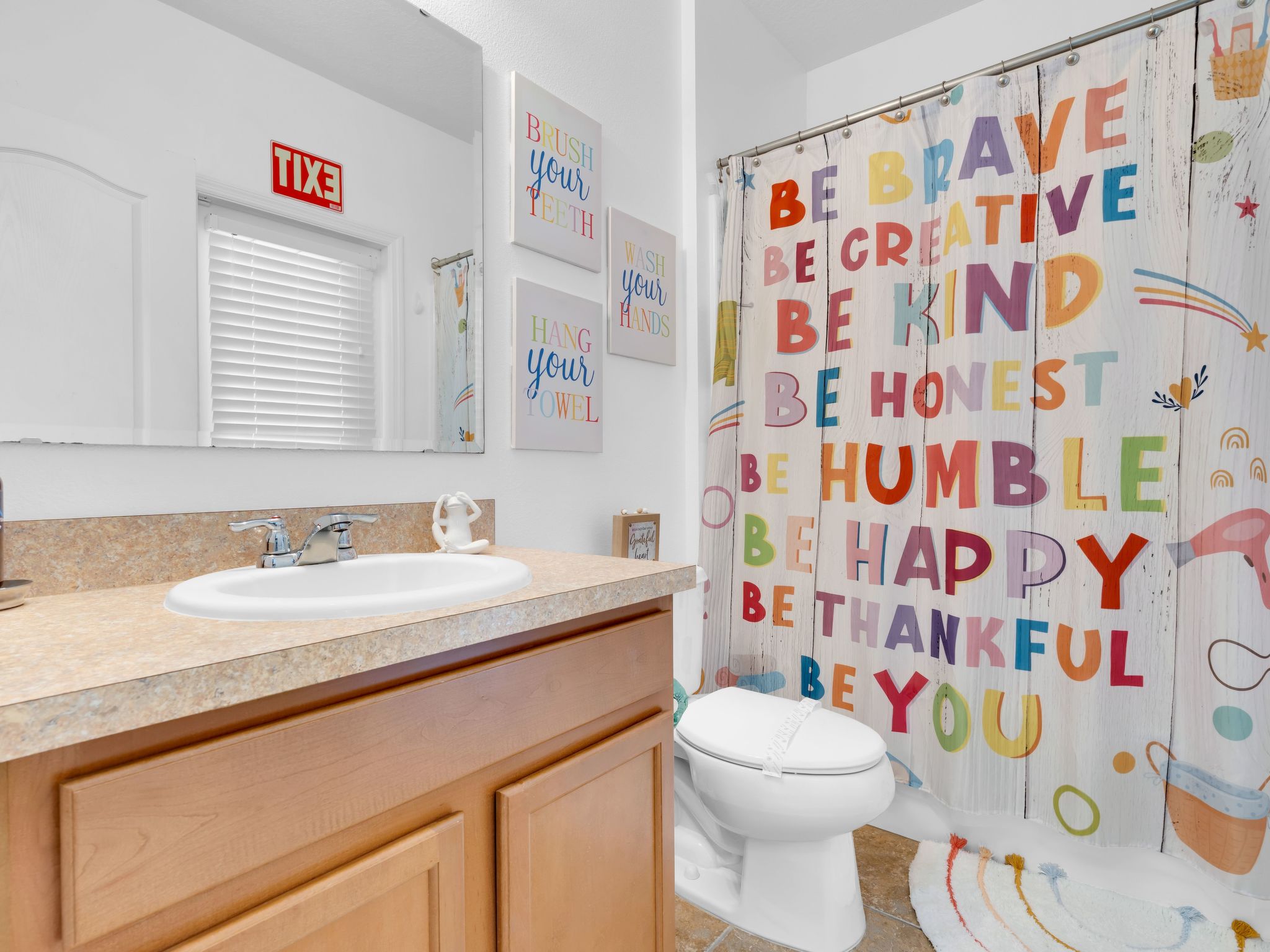 Photo of Cypress Pointe Villa mit privatem Pool bei Sonnenuntergang