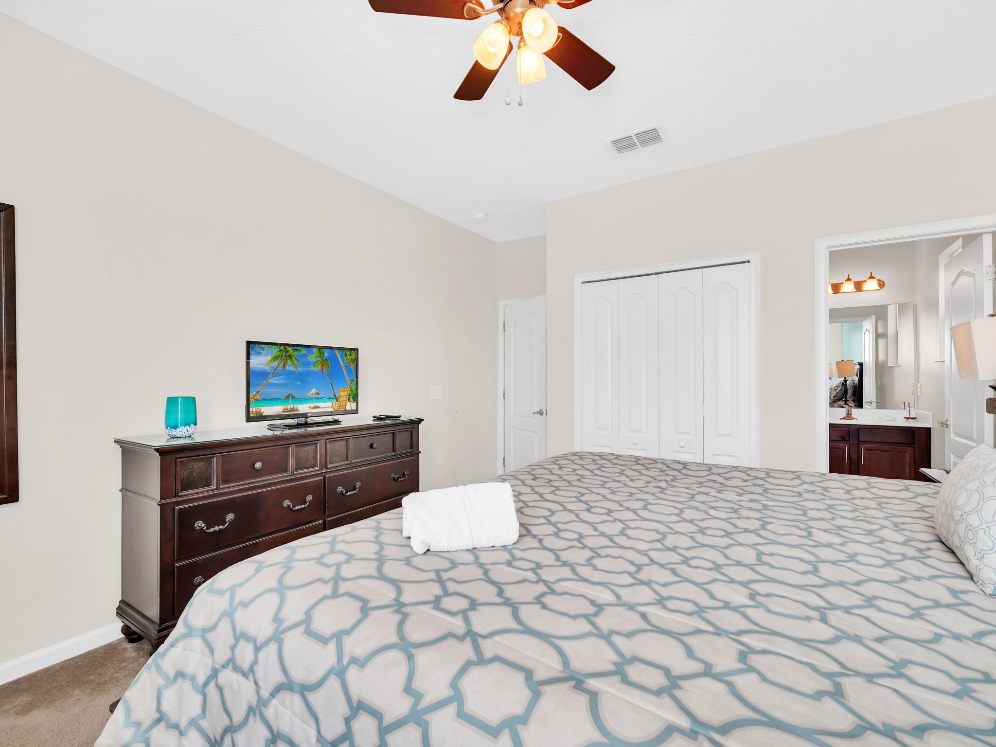 Photo of Solterra Rückzugsort in der Nähe von Disney Magic