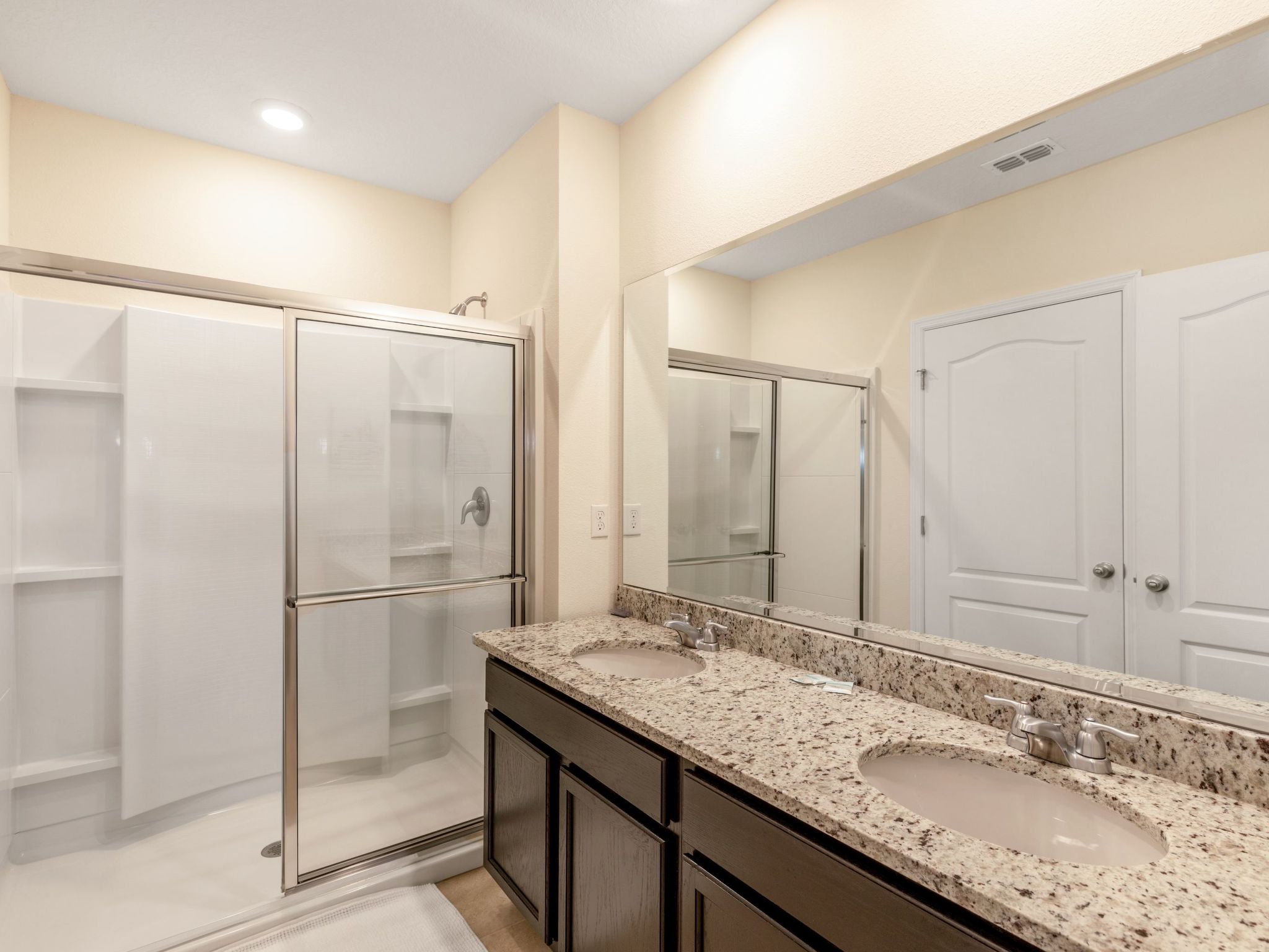 Photo of Geräumige Unterkunft mit Seeblick in der Nähe von Disney