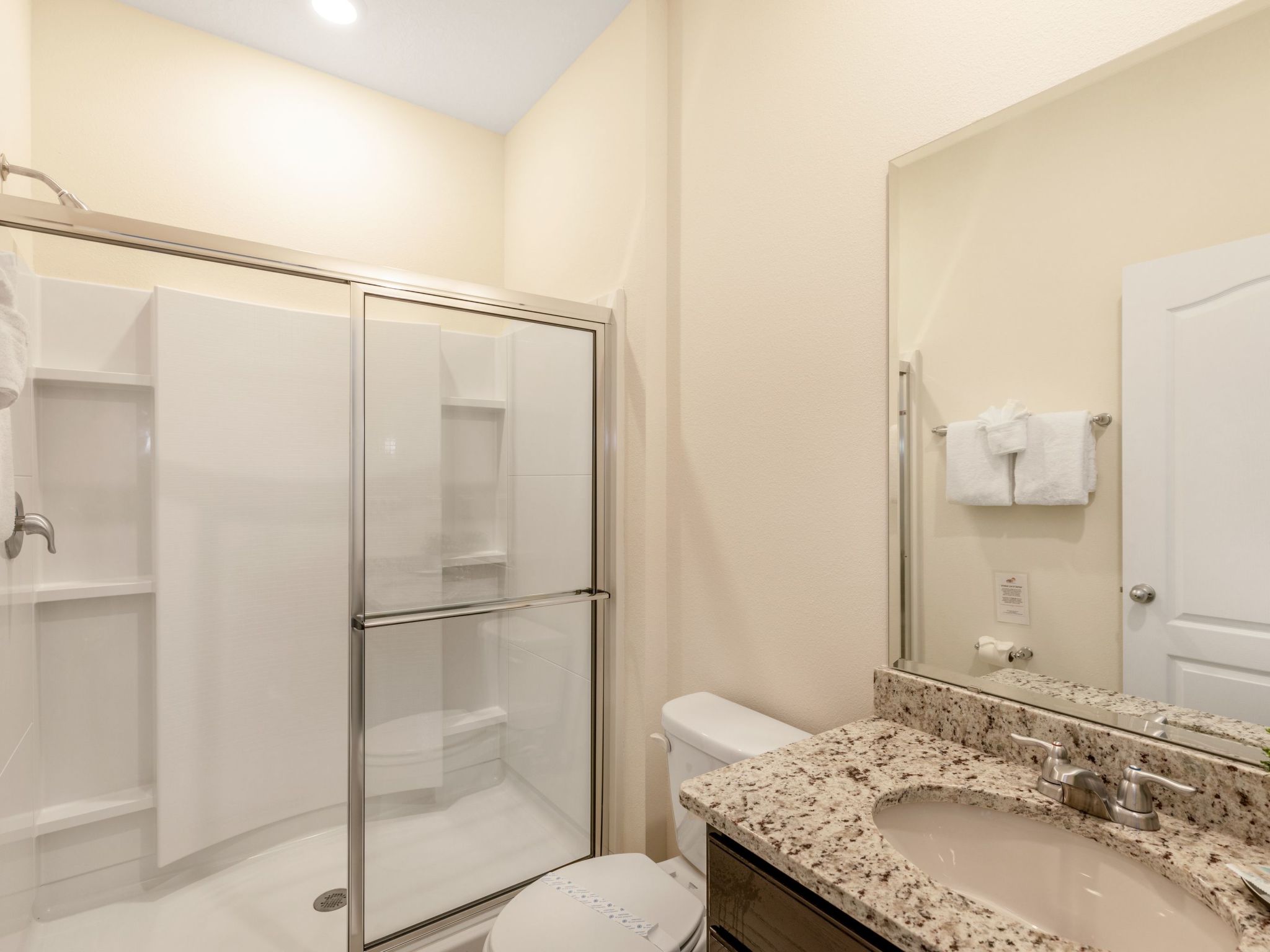 Photo of Geräumige Unterkunft mit Seeblick in der Nähe von Disney