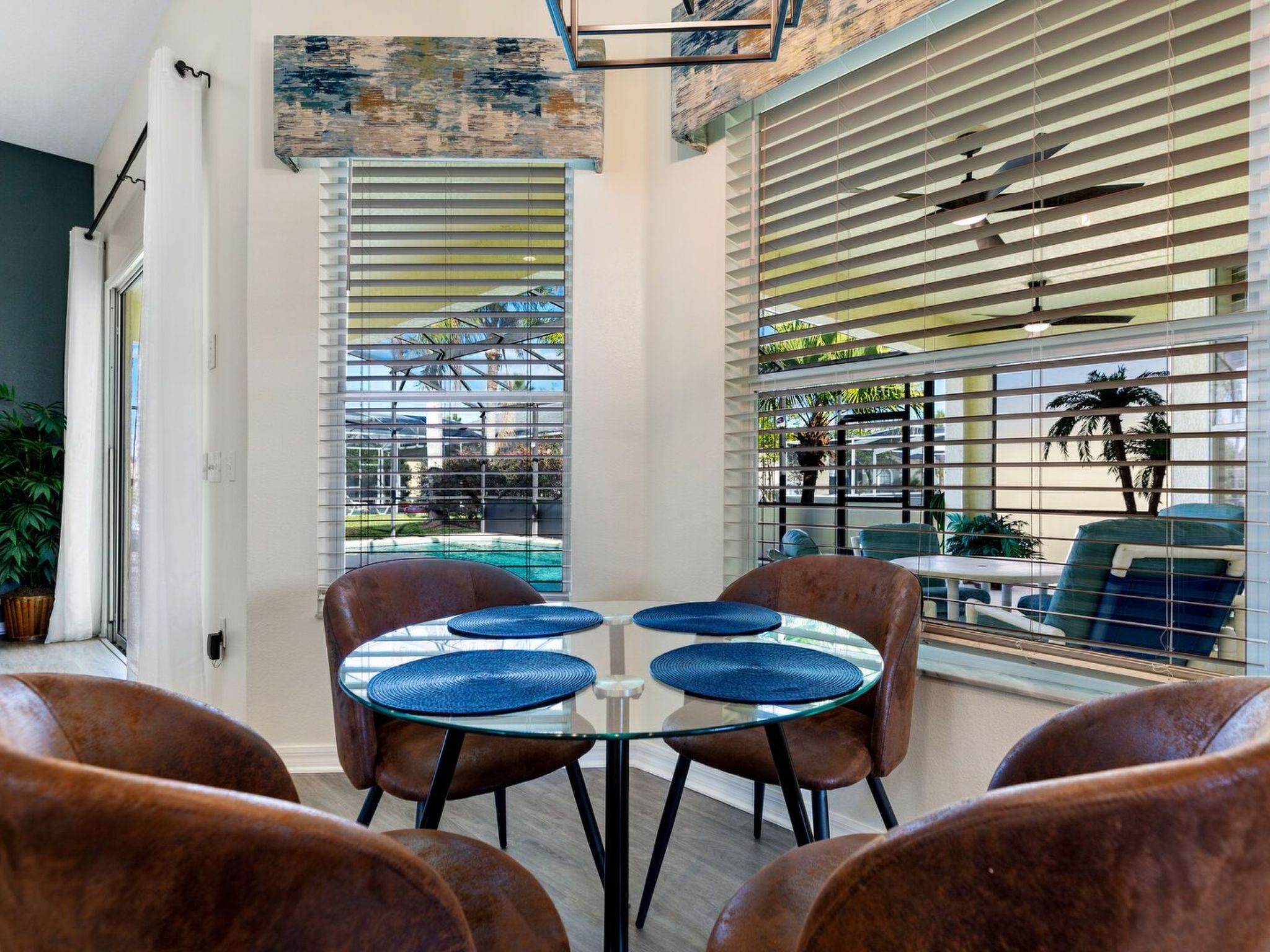 Photo of Pool Haus in der Nähe von Disney Magic