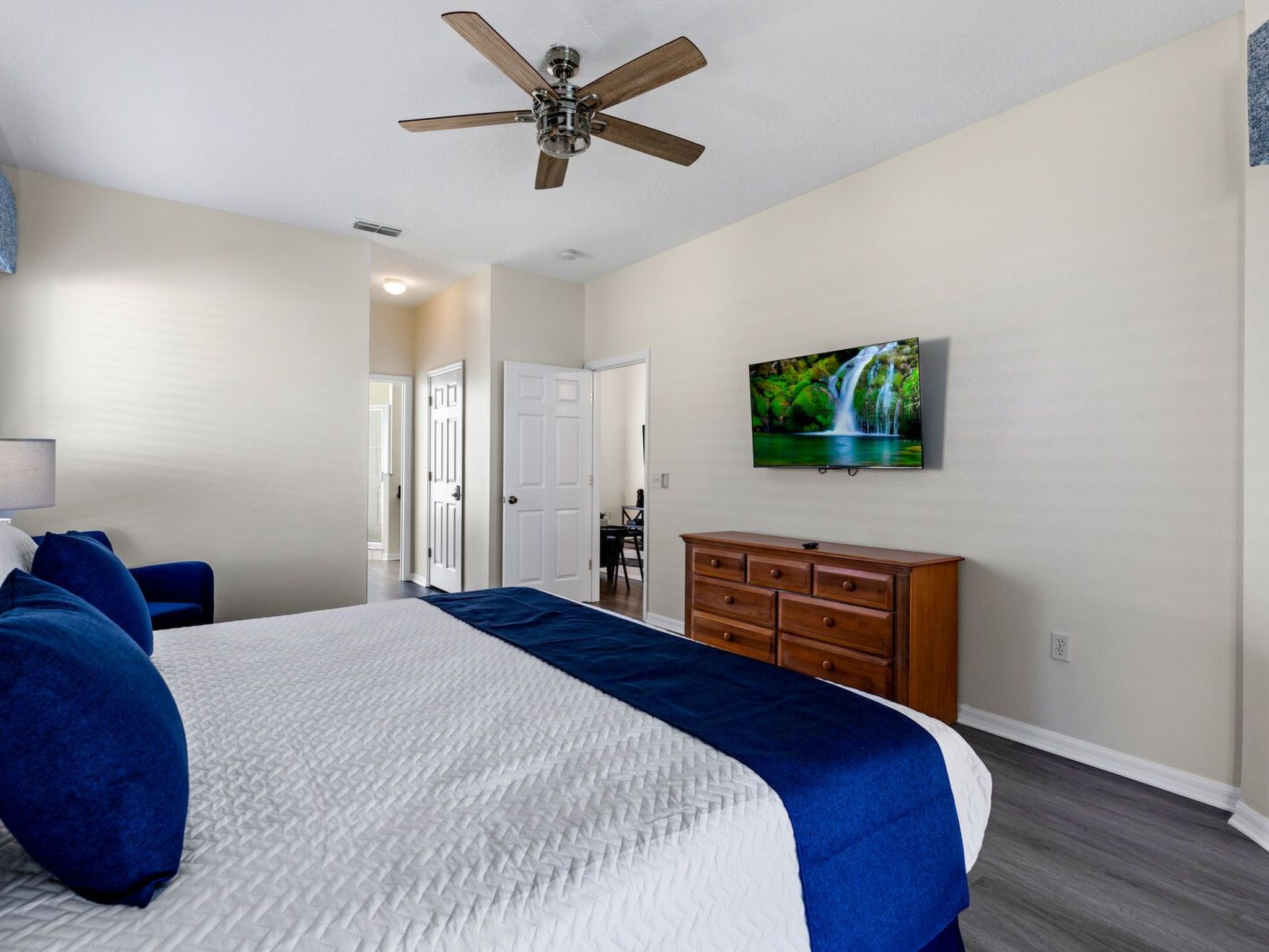 Photo of Pool Haus in der Nähe von Disney Magic