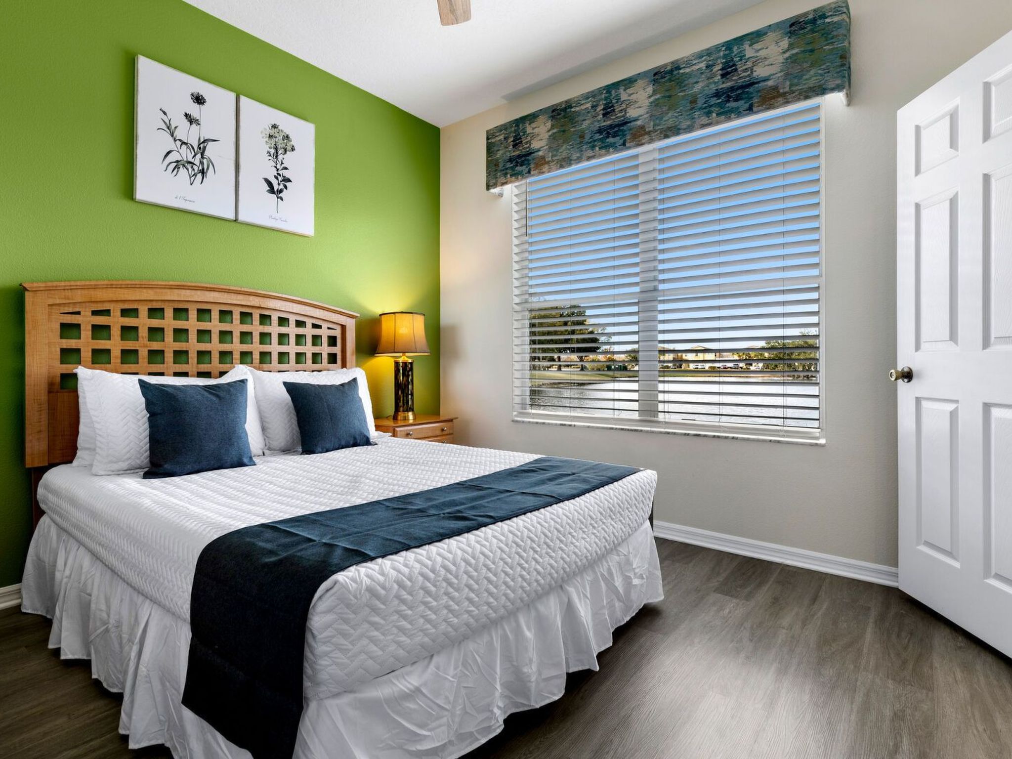 Photo of Pool Haus in der Nähe von Disney Magic