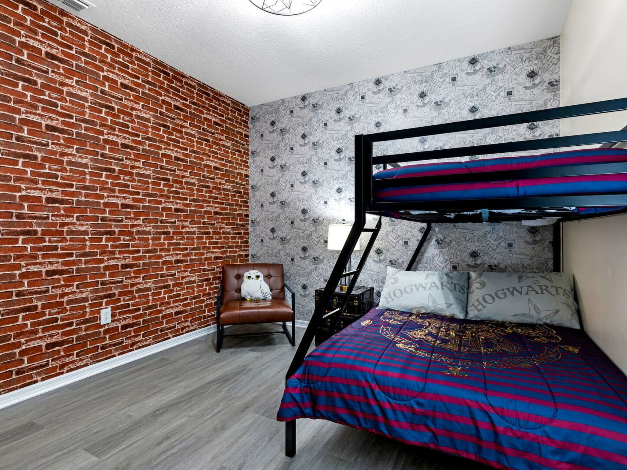 Photo of Pool Haus in der Nähe von Disney Magic