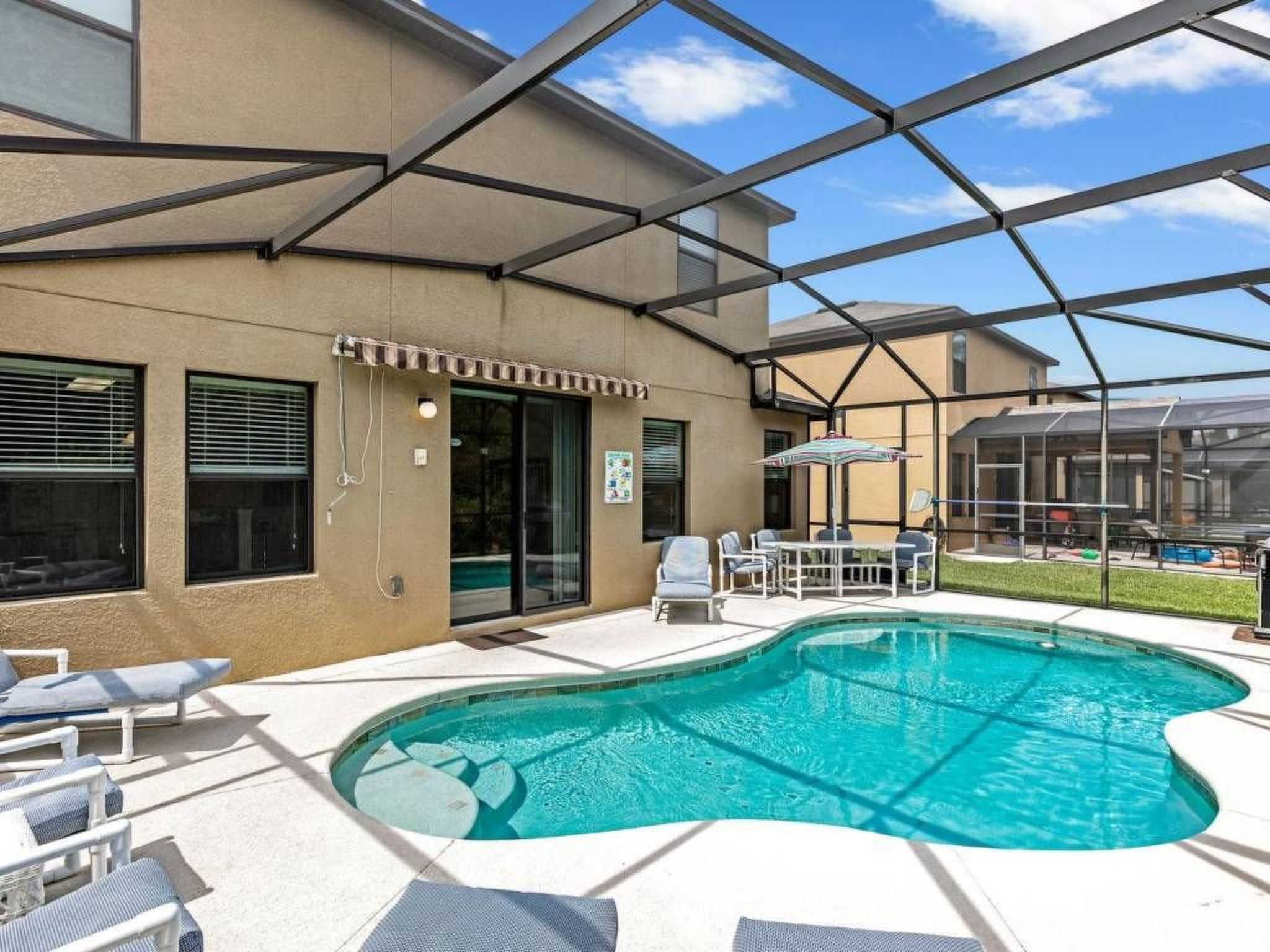 Photo of Wunderschönes Ferienhaus in Loughman mit Pool in Südlage und Blick auf das Natu