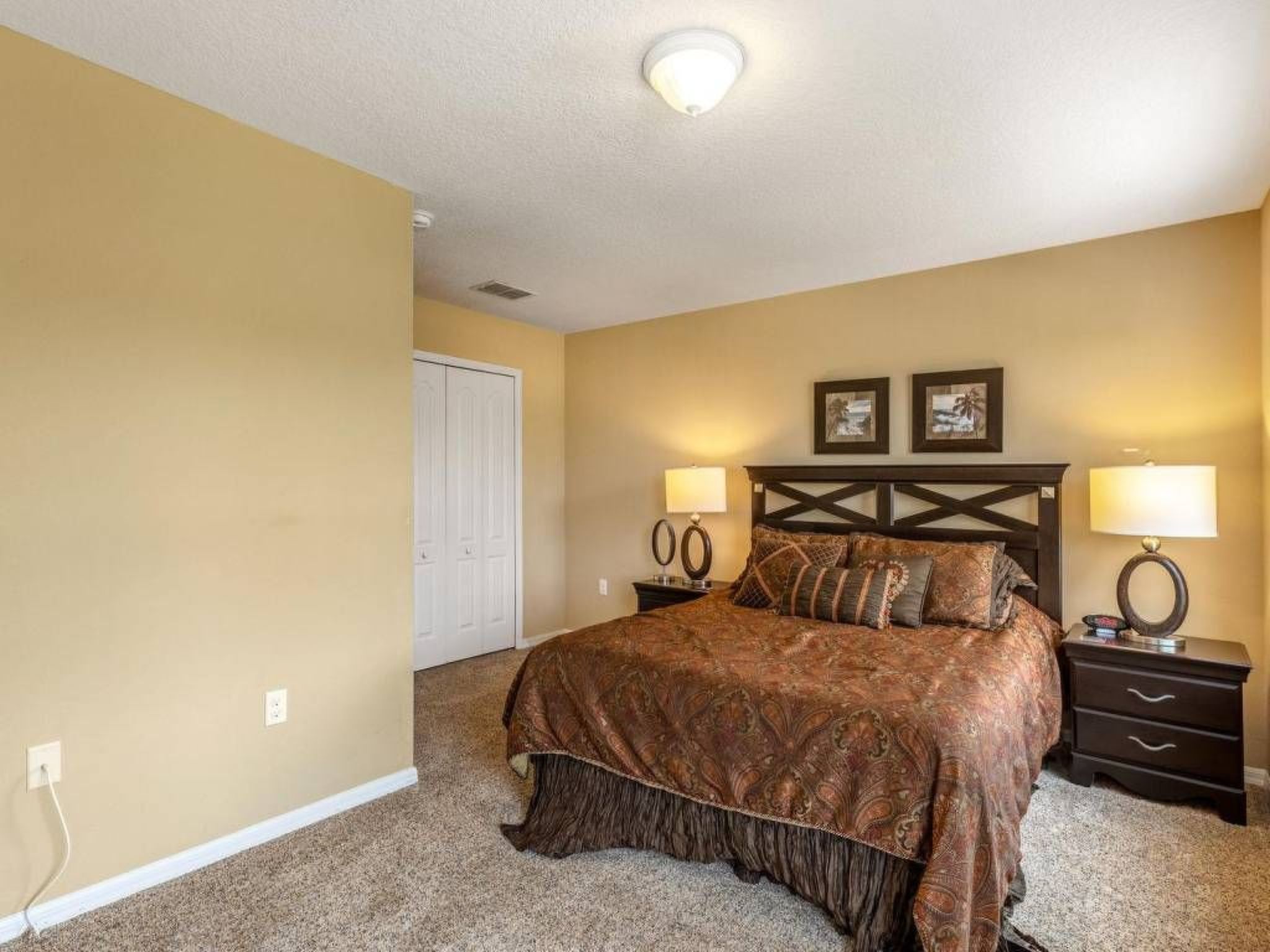 Photo of Wunderschönes Ferienhaus in Loughman mit Pool in Südlage und Blick auf das Natu