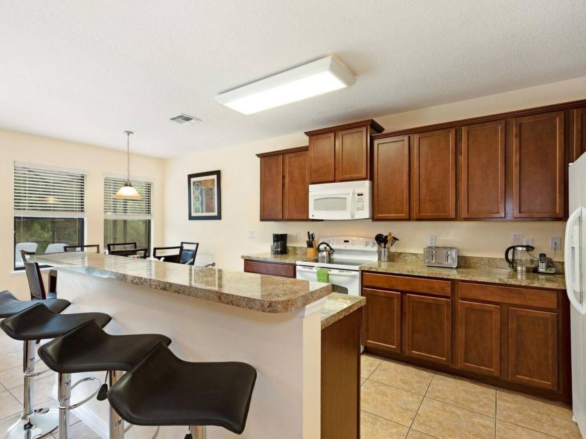 Photo of Wunderschönes Ferienhaus in Loughman mit Pool in Südlage und Blick auf das Natu