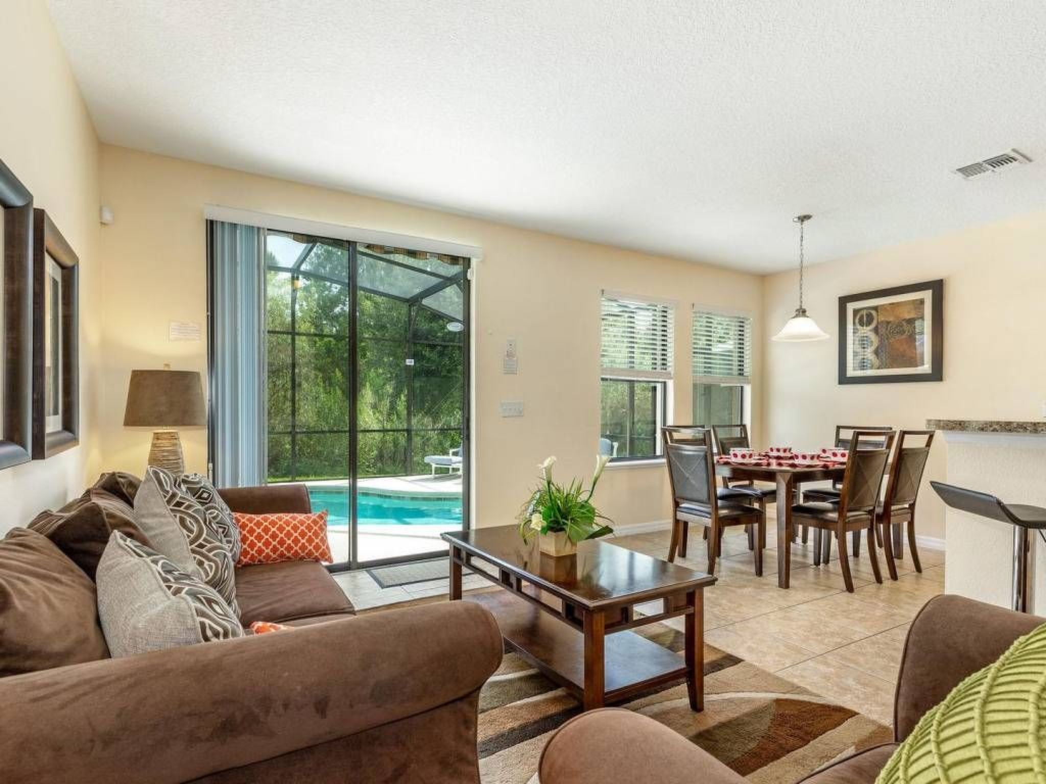 Photo of Wunderschönes Ferienhaus in Loughman mit Pool in Südlage und Blick auf das Natu