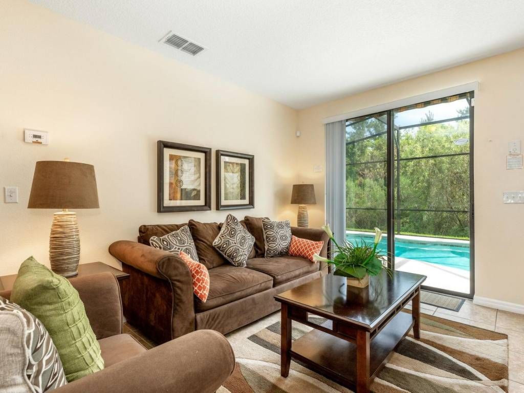 Photo of Wunderschönes Ferienhaus in Loughman mit Pool in Südlage und Blick auf das Natu