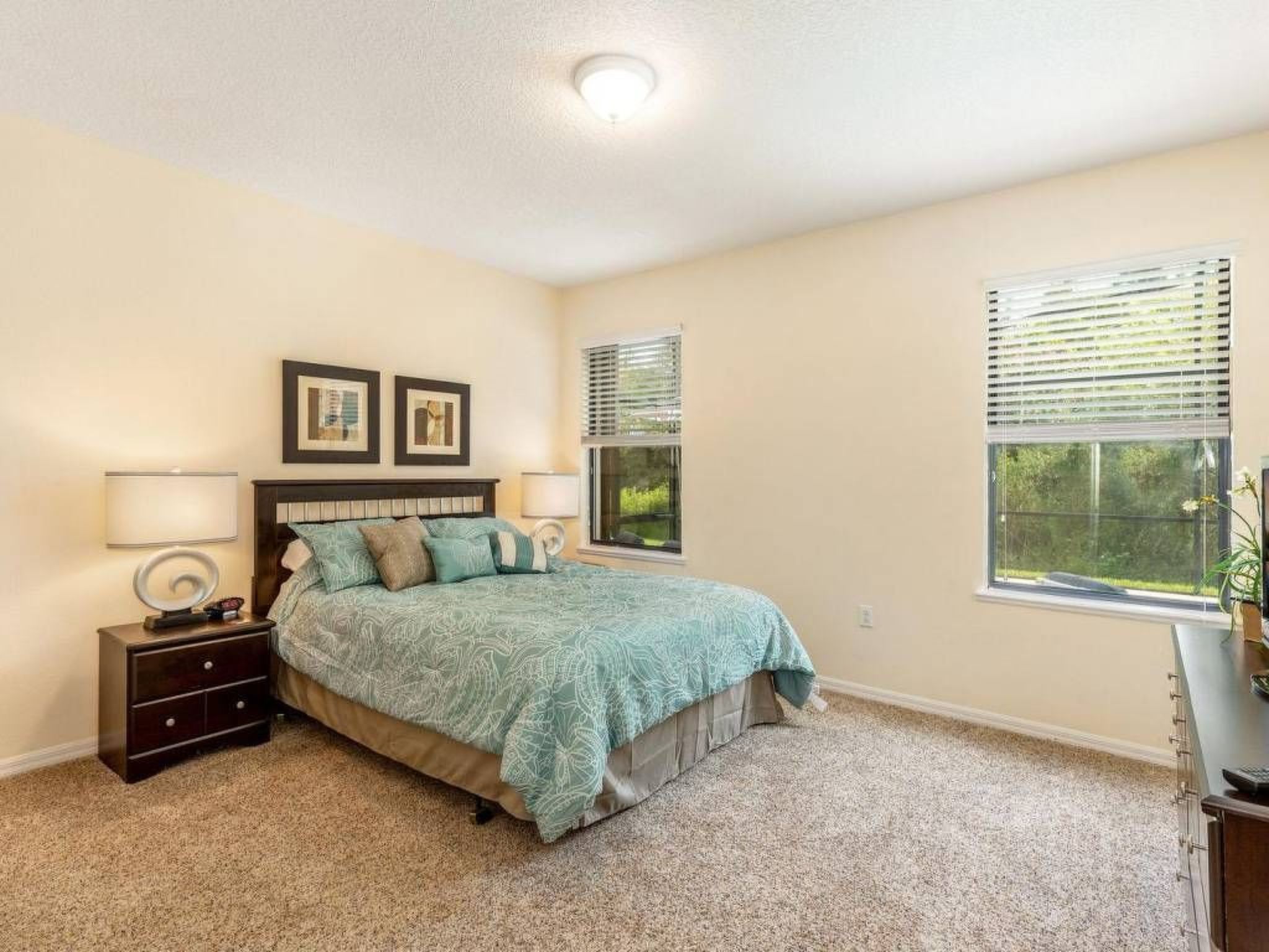 Photo of Wunderschönes Ferienhaus in Loughman mit Pool in Südlage und Blick auf das Natu