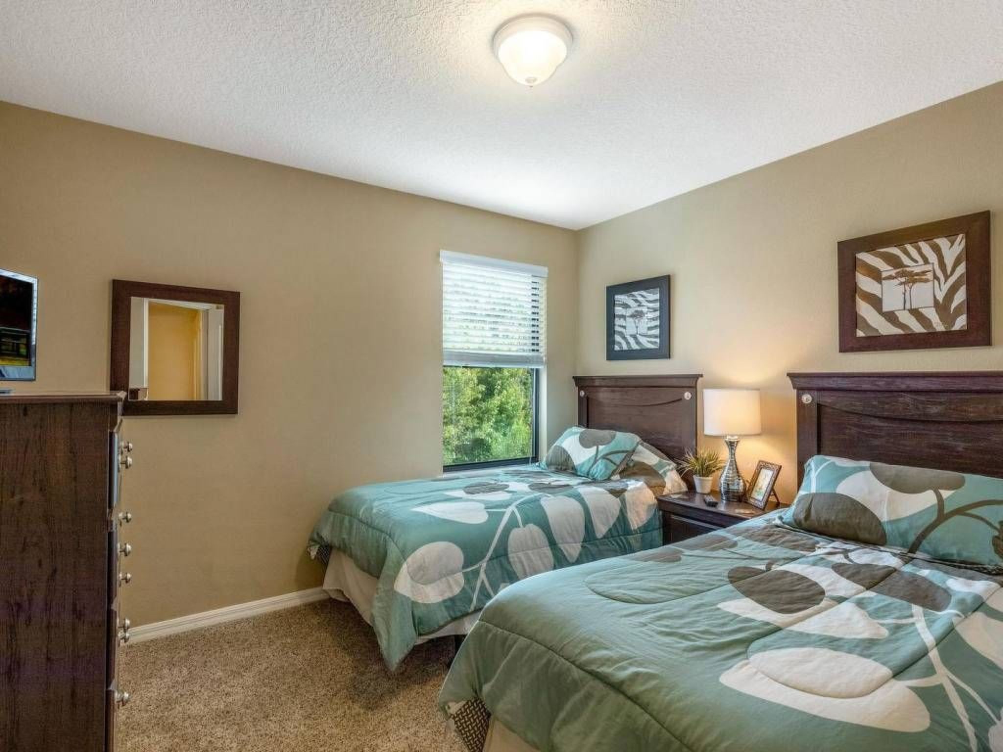 Photo of Wunderschönes Ferienhaus in Loughman mit Pool in Südlage und Blick auf das Natu