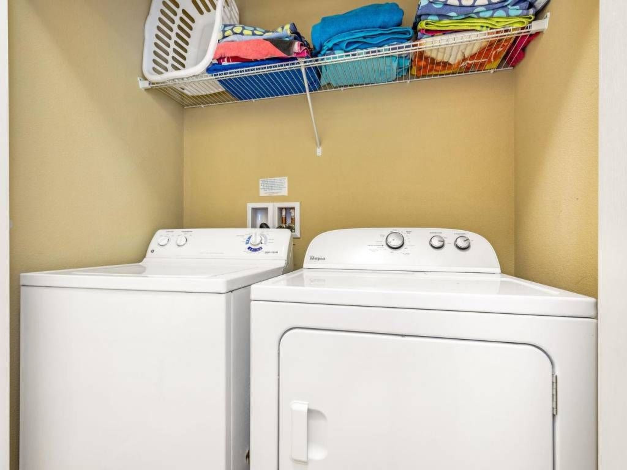 Photo of Wunderschönes Ferienhaus in Loughman mit Pool in Südlage und Blick auf das Natu