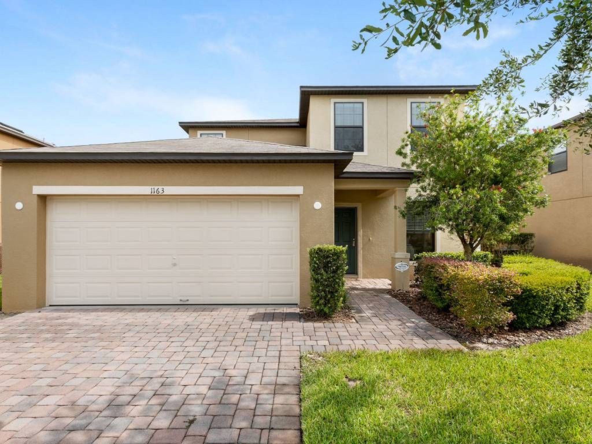 Photo of Wunderschönes Ferienhaus in Loughman mit Pool in Südlage und Blick auf das Natu