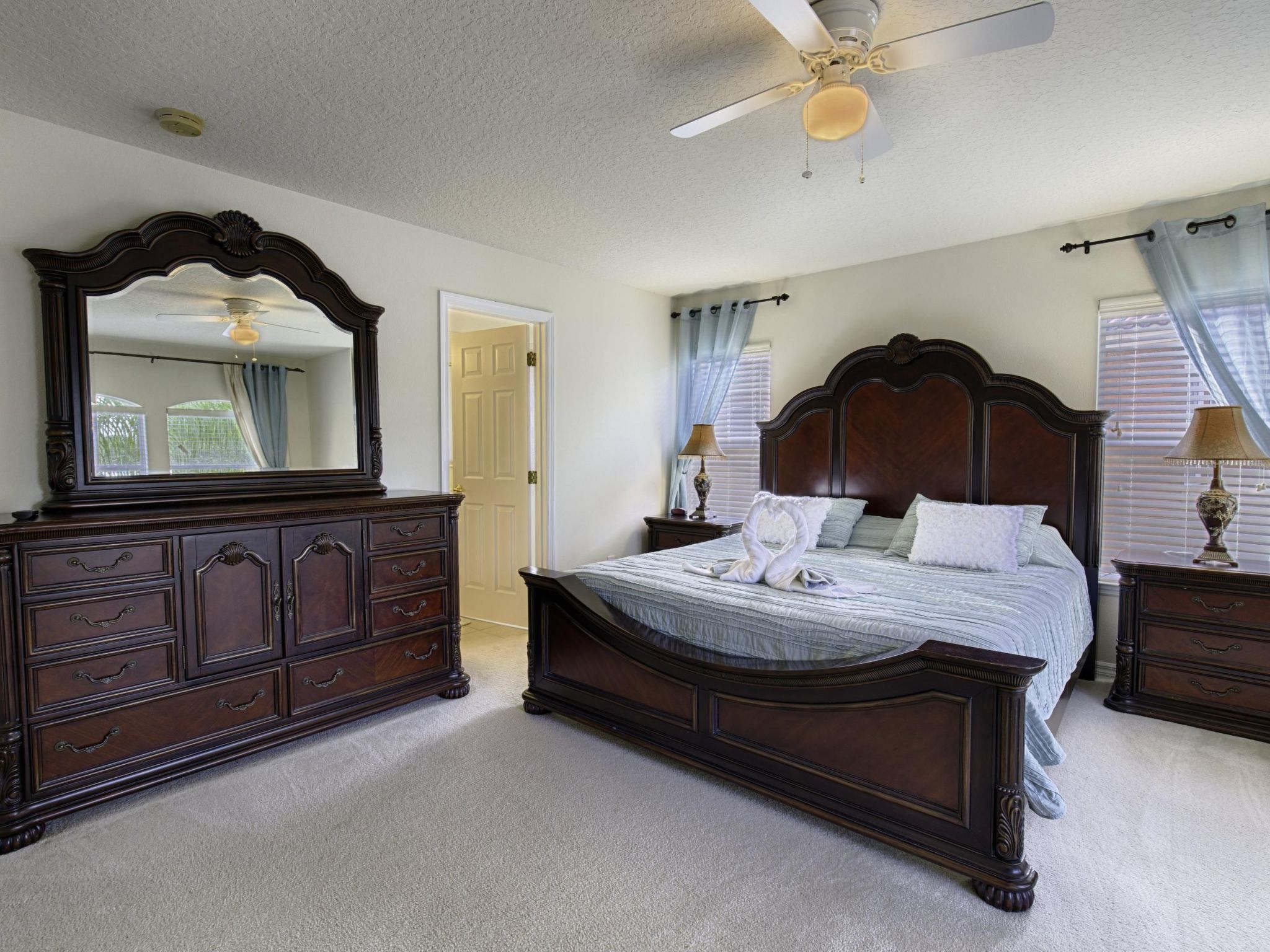 Photo of Große, luxuriöse Ferienvilla mit Pool und Spieleraum, in ruhiger Umgebung in de