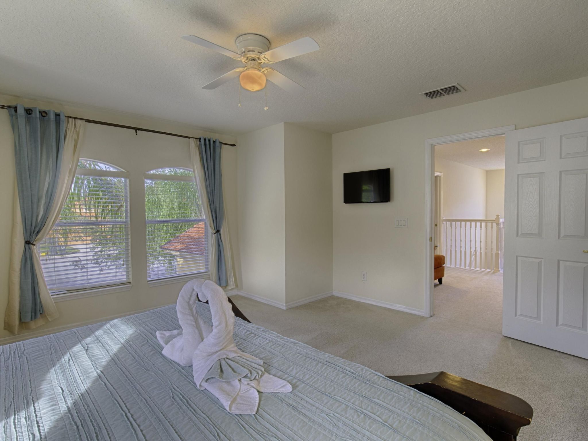 Photo of Große, luxuriöse Ferienvilla mit Pool und Spieleraum, in ruhiger Umgebung in de