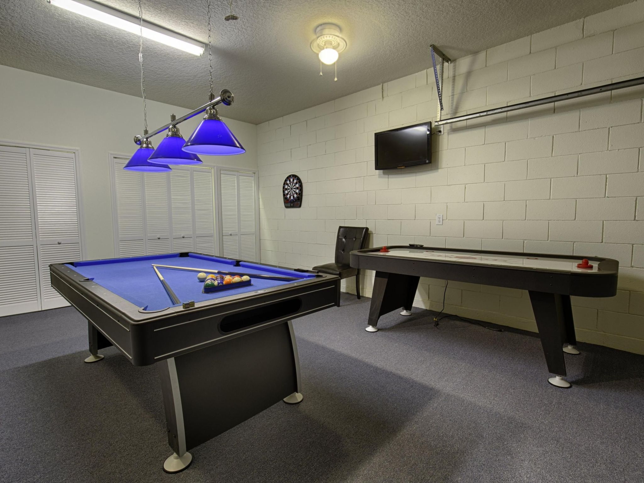 Photo of Große, luxuriöse Ferienvilla mit Pool und Spieleraum, in ruhiger Umgebung in de