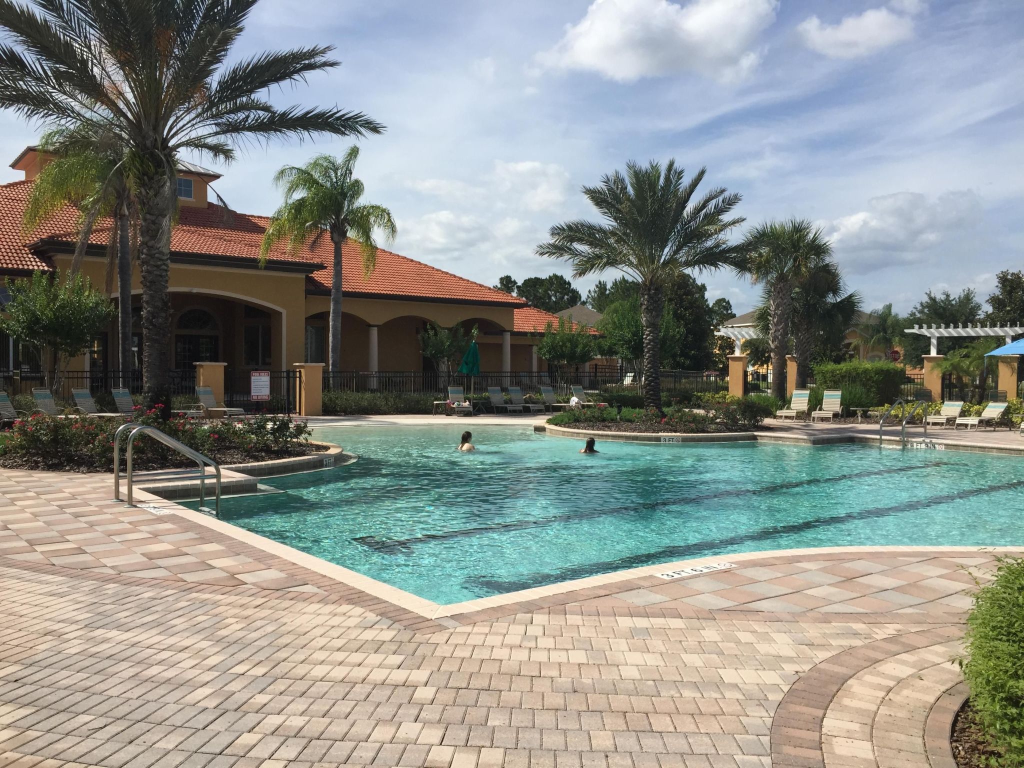 Photo of Große, luxuriöse Ferienvilla mit Pool und Spieleraum, in ruhiger Umgebung in de