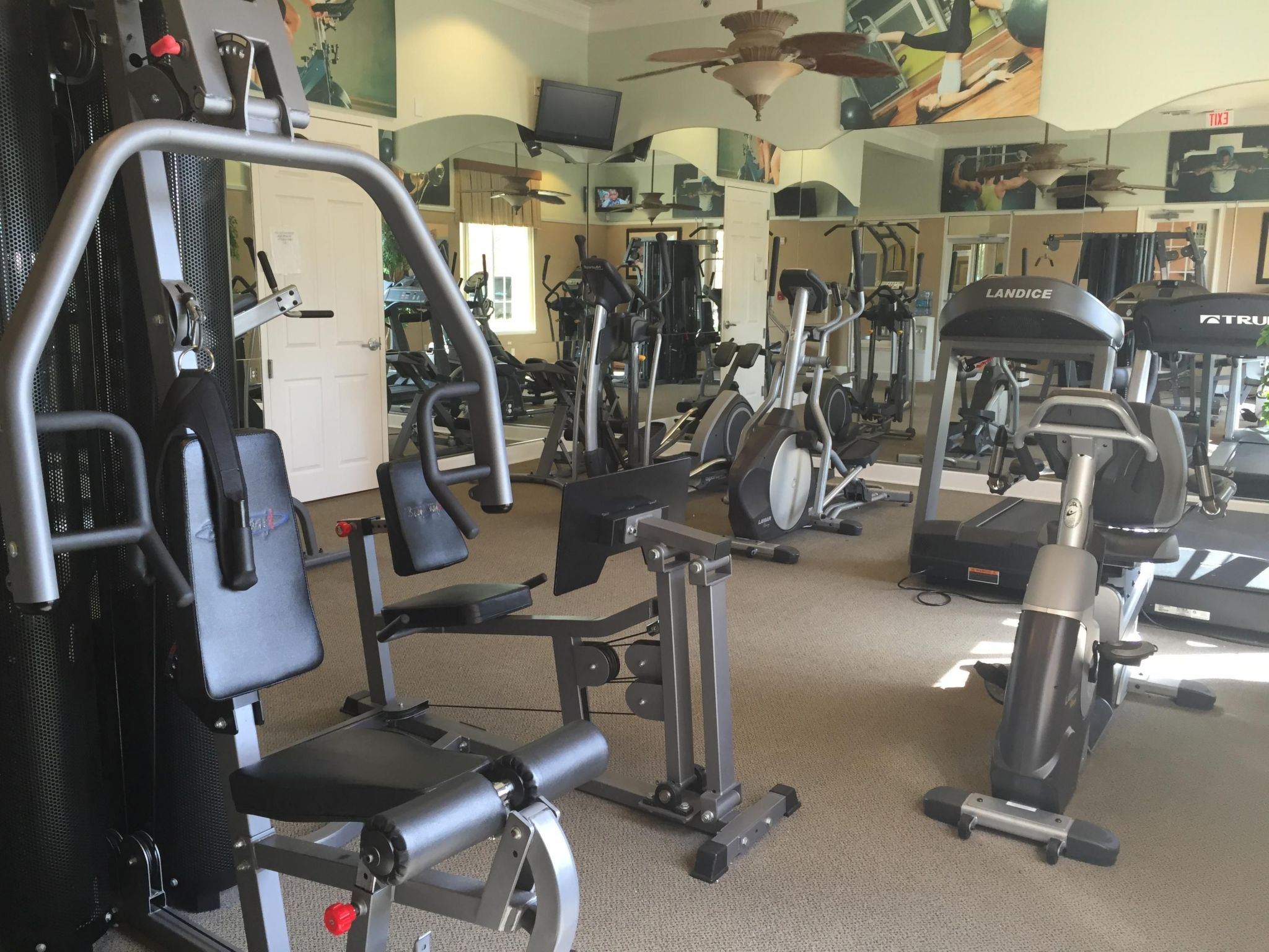 Photo of Große, luxuriöse Ferienvilla mit Pool und Spieleraum, in ruhiger Umgebung in de