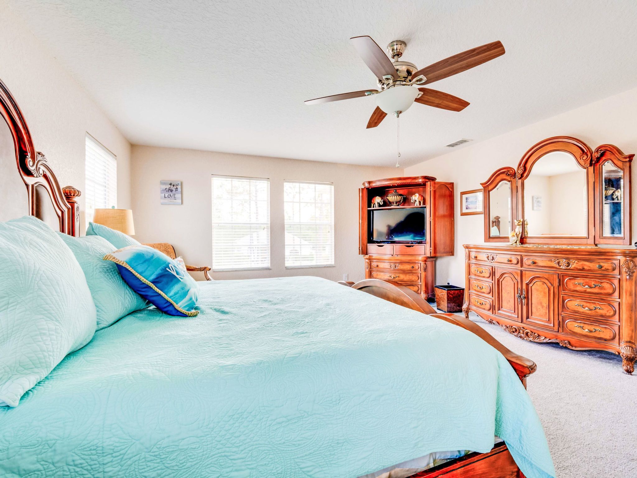 Photo of Villa mit privatem Pool und Spa mit Blick auf den Golfplatz